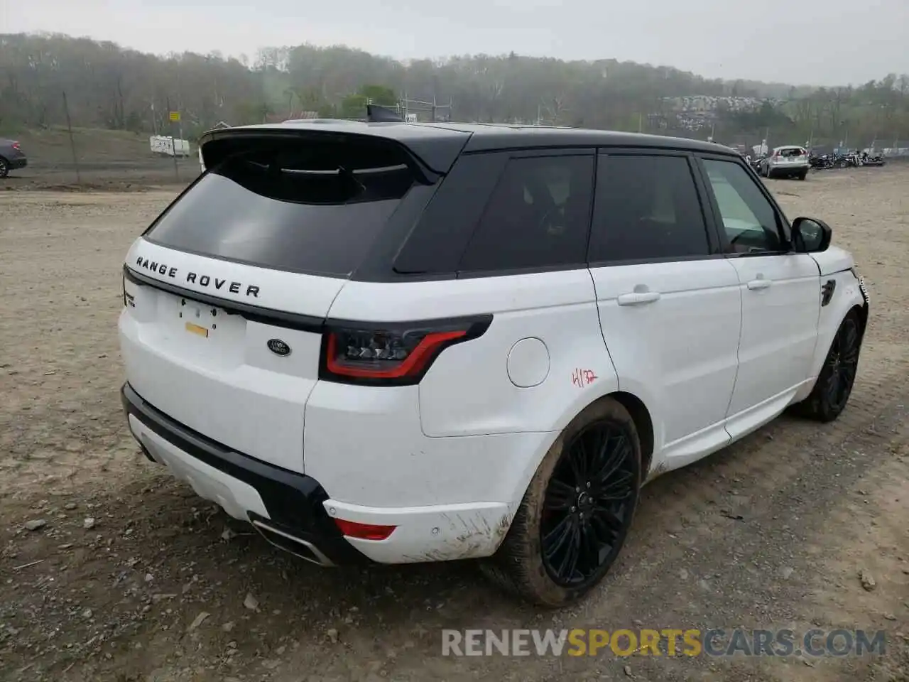 4 Photograph of a damaged car SALWR2SE9NA205783 LAND ROVER RANGEROVER 2022