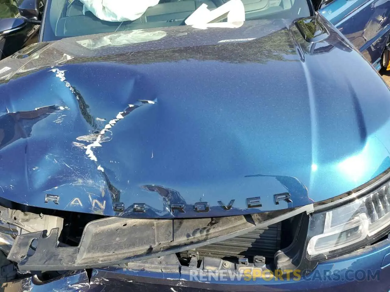 11 Photograph of a damaged car SALWR2SEXNA205758 LAND ROVER RANGEROVER 2022