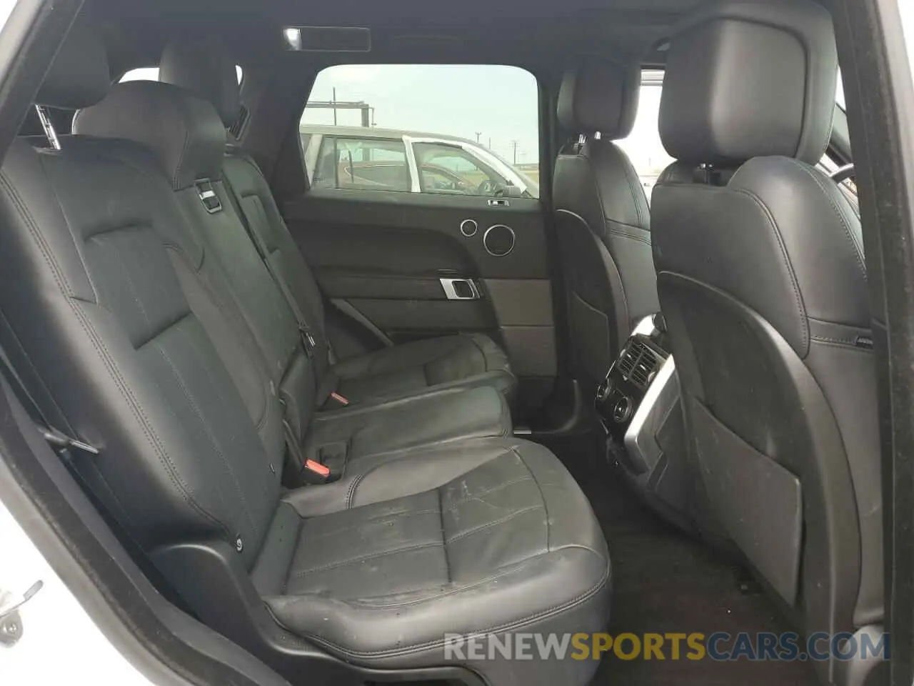 11 Photograph of a damaged car SALWR2SU3NA236700 LAND ROVER RANGEROVER 2022