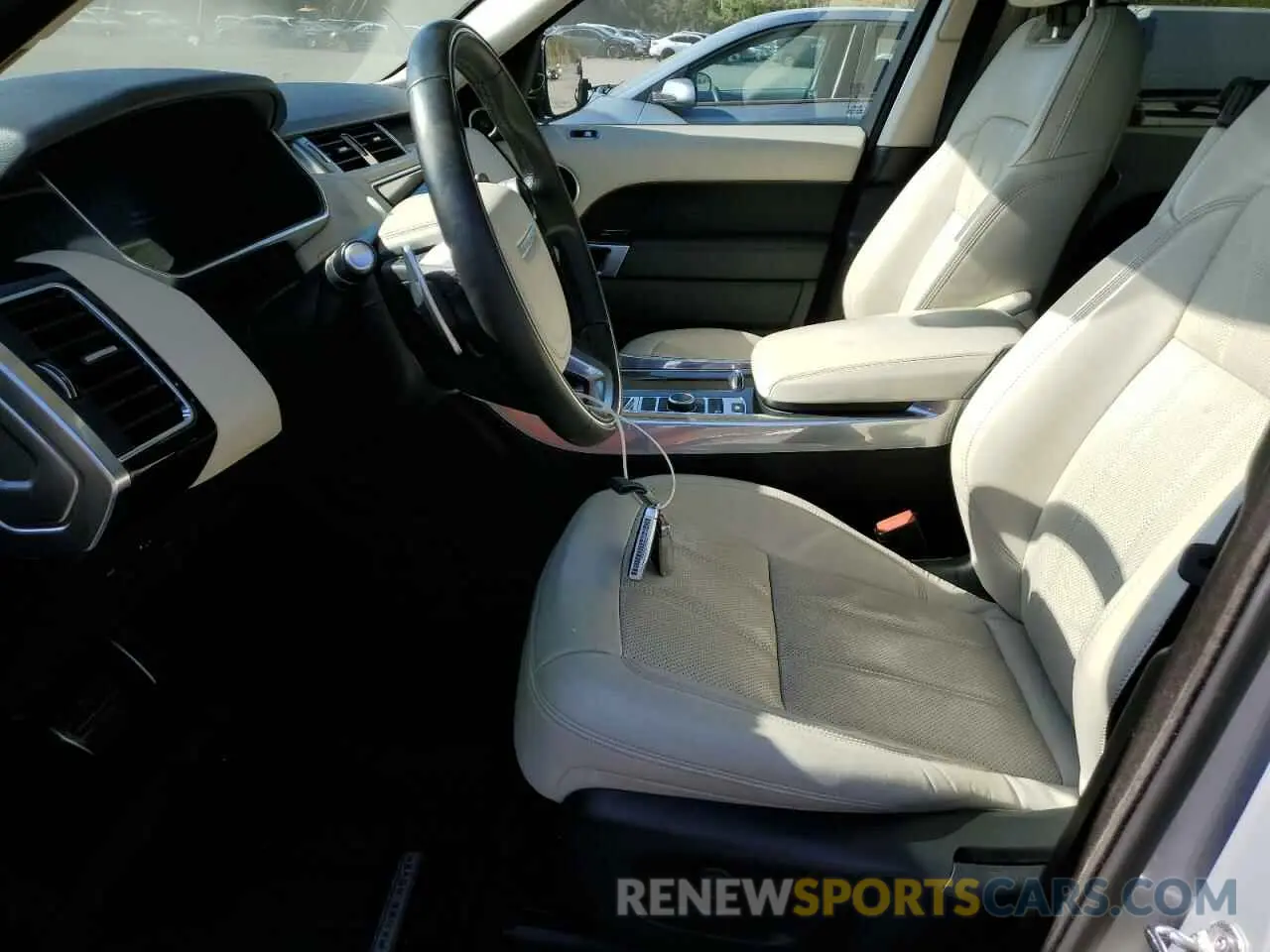 7 Photograph of a damaged car SALWR2SU7NA232830 LAND ROVER RANGEROVER 2022