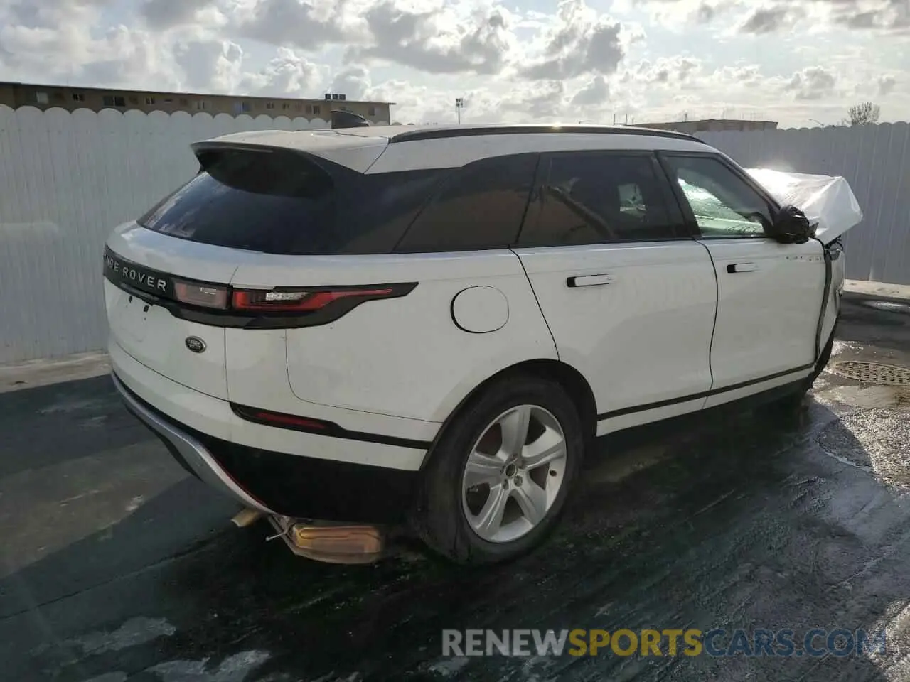 3 Photograph of a damaged car SALYJ2EX9NA331610 LAND ROVER RANGEROVER 2022