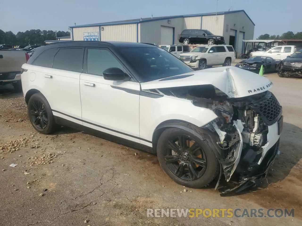 4 Photograph of a damaged car SALYT2EX0NA336771 LAND ROVER RANGEROVER 2022