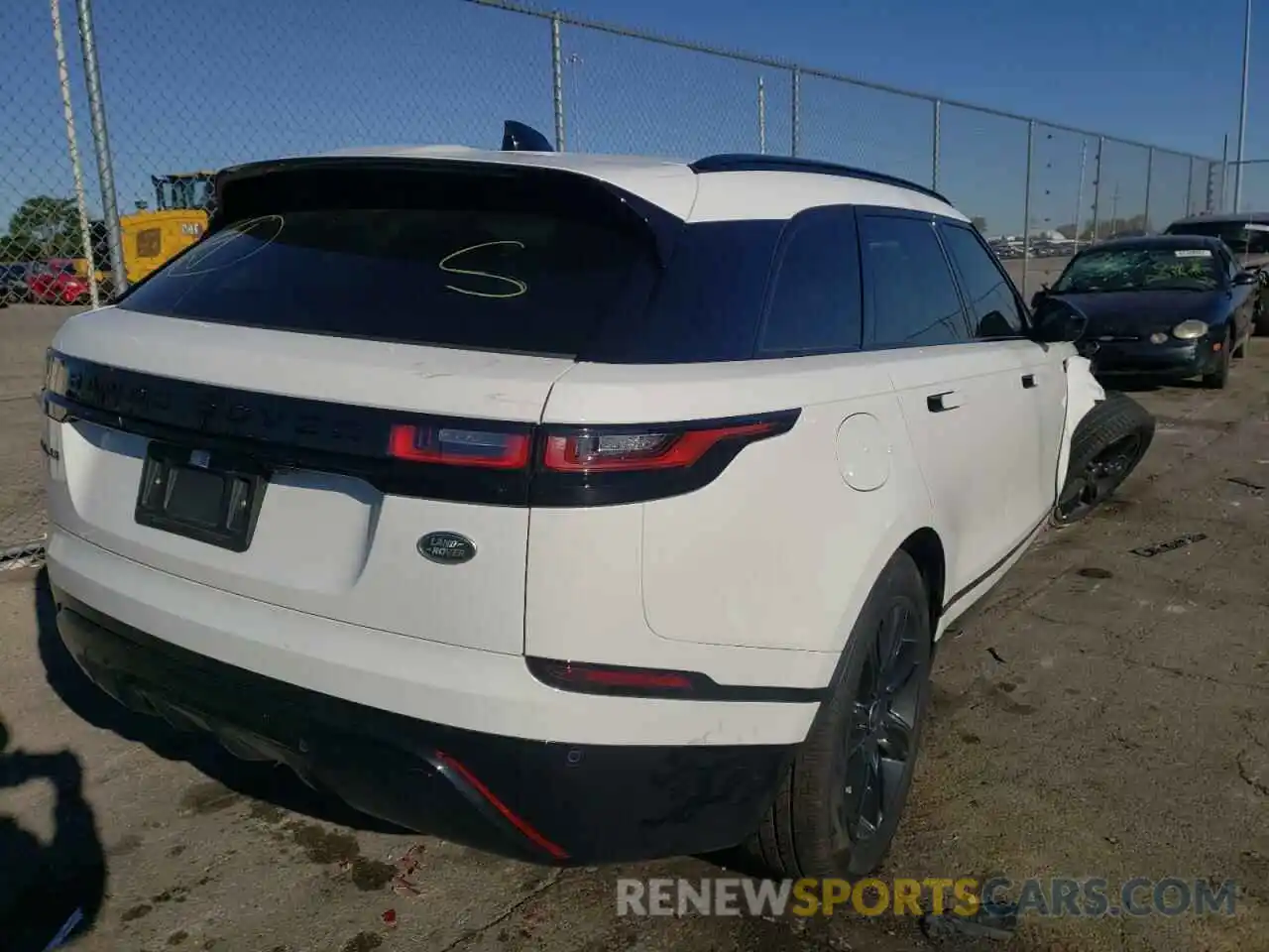 4 Photograph of a damaged car SALYT2EXXNA331786 LAND ROVER RANGEROVER 2022