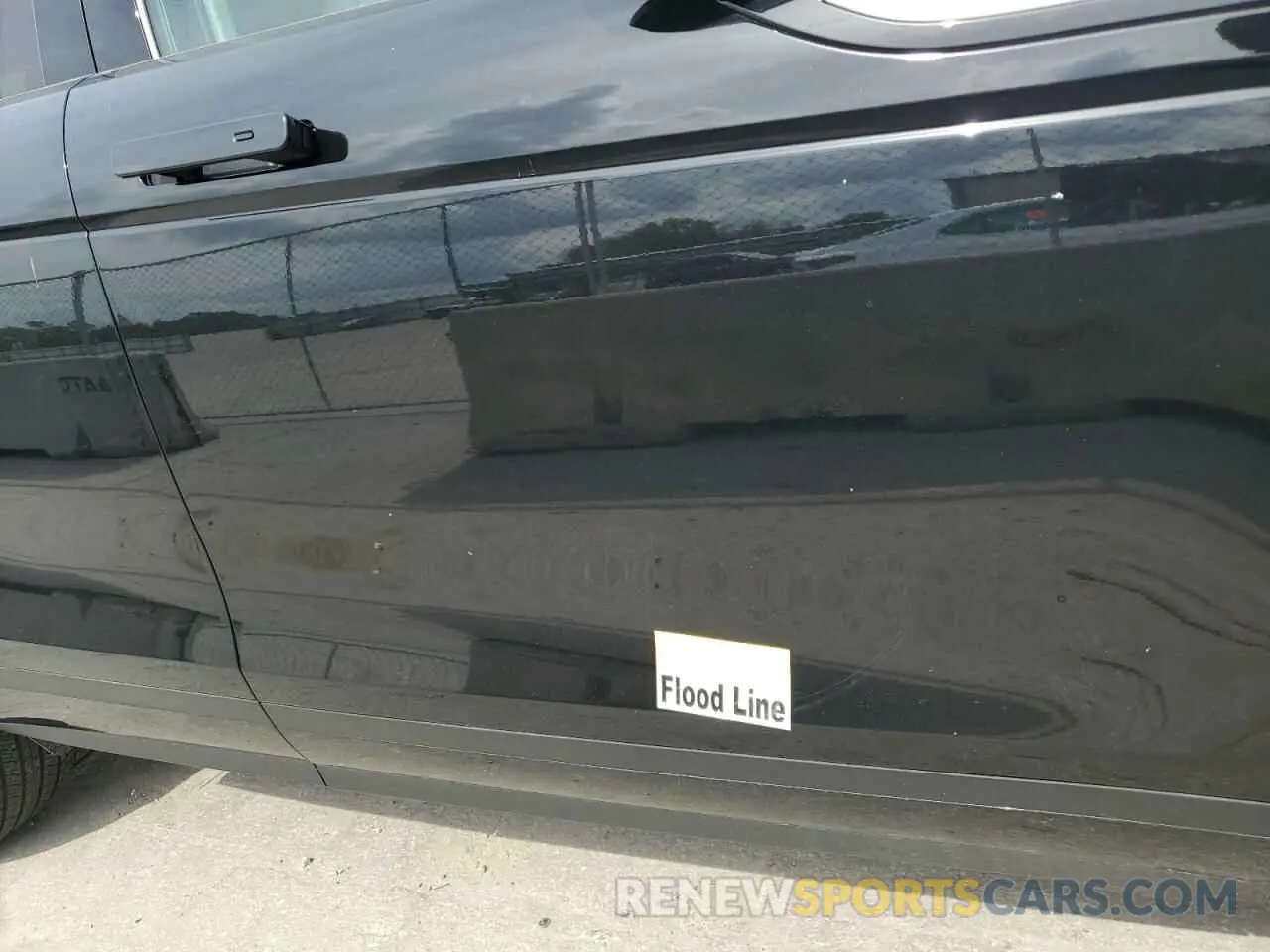 13 Photograph of a damaged car SALZJ2FX4NH169850 LAND ROVER RANGEROVER 2022