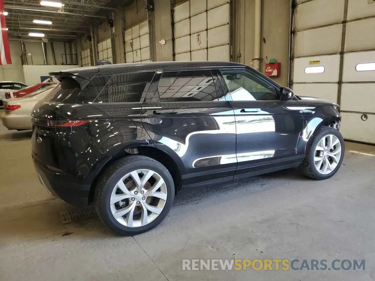 3 Photograph of a damaged car SALZJ2FX5NH171655 LAND ROVER RANGEROVER 2022