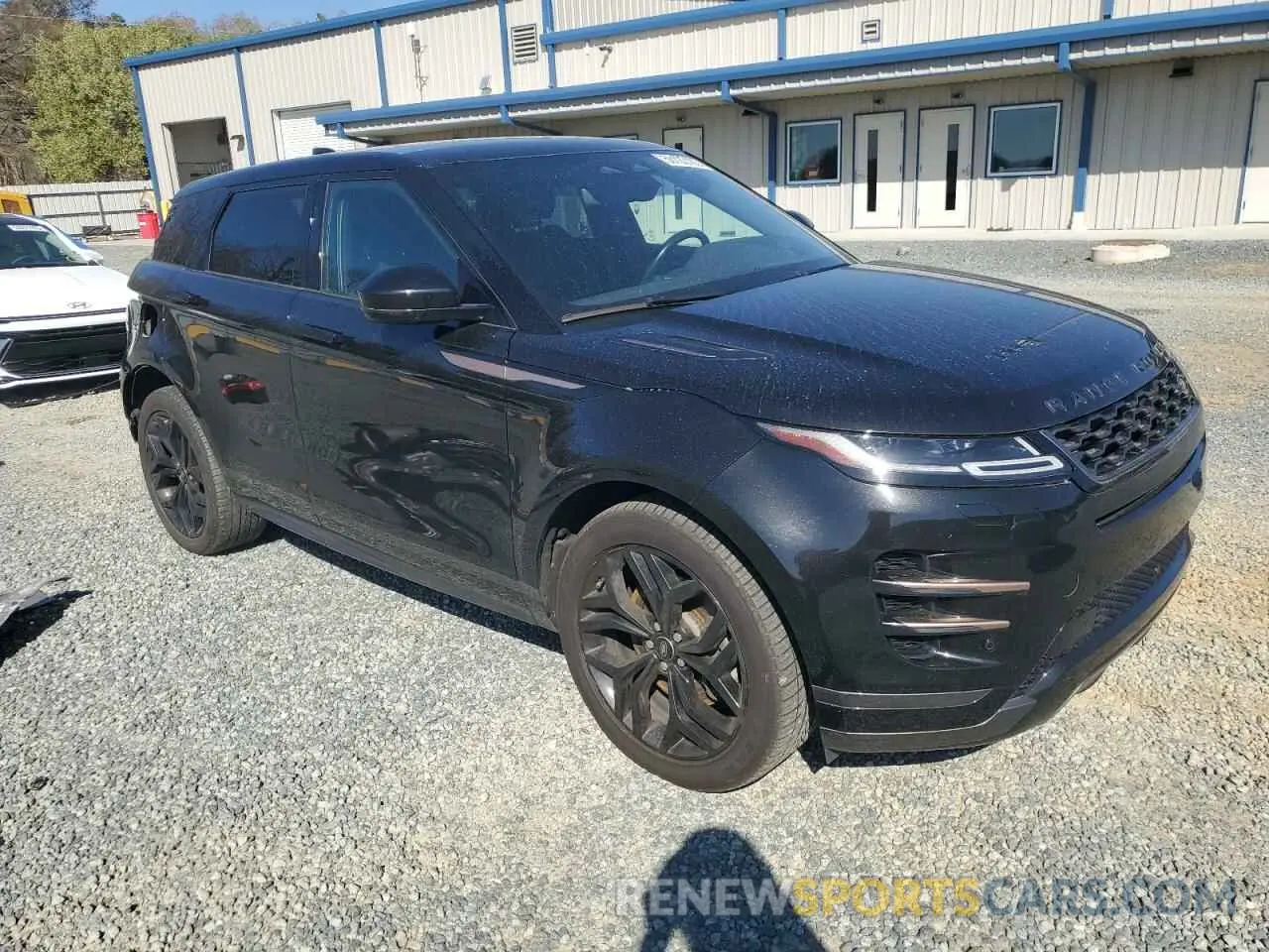 4 Photograph of a damaged car SALZT2FX5NH164845 LAND ROVER RANGEROVER 2022