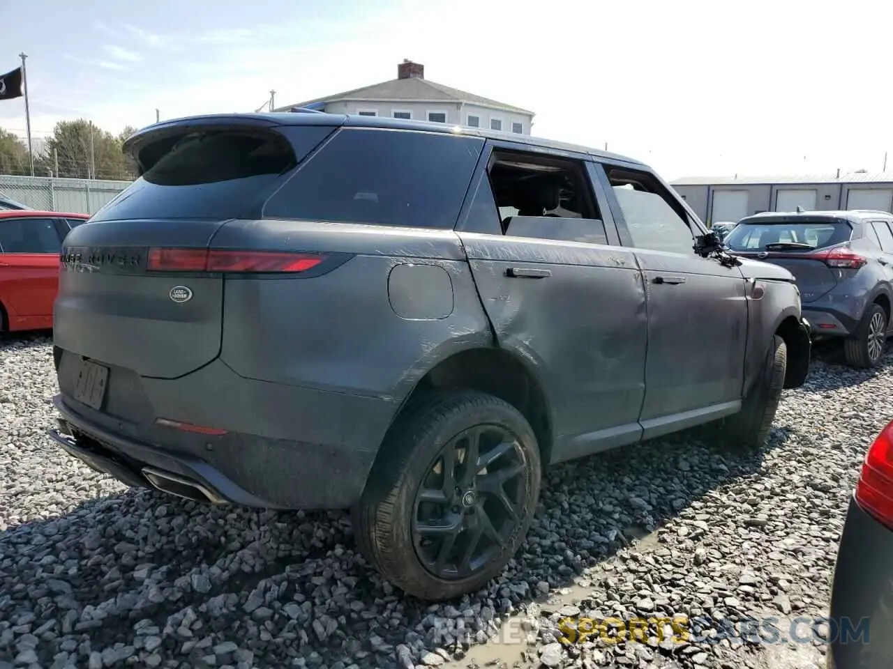 3 Photograph of a damaged car SAL1P9EU2PA136126 LAND ROVER RANGEROVER 2023