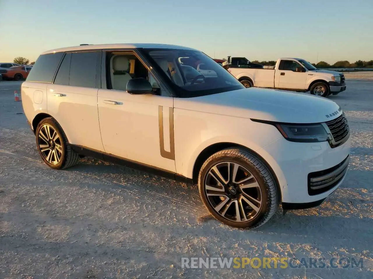 4 Photograph of a damaged car SALKP9E76PA034973 LAND ROVER RANGEROVER 2023
