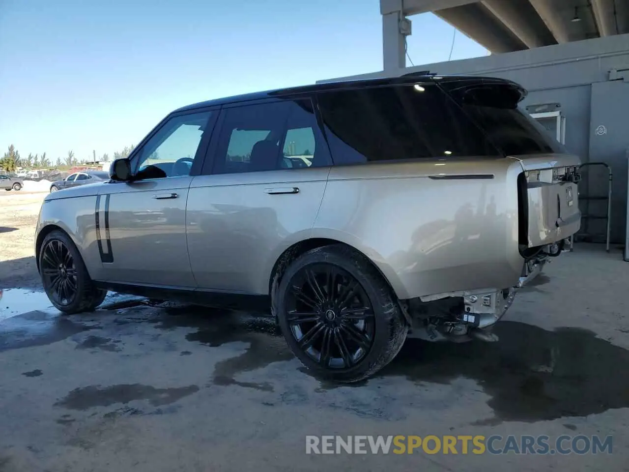 2 Photograph of a damaged car SALKP9FU0PA021365 LAND ROVER RANGEROVER 2023