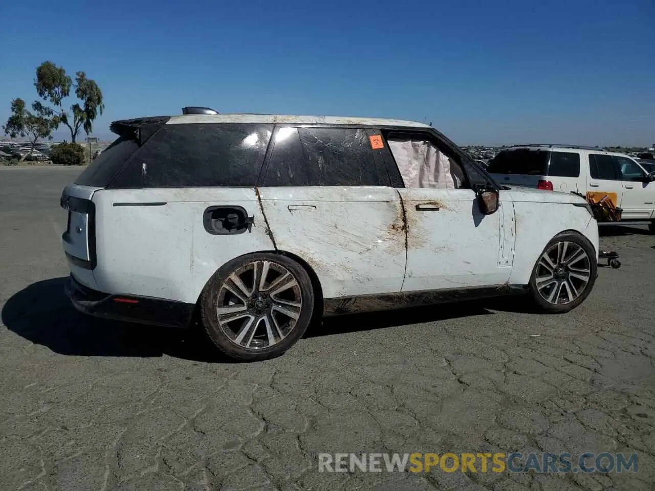 3 Photograph of a damaged car SALKP9FU0PA029837 LAND ROVER RANGEROVER 2023