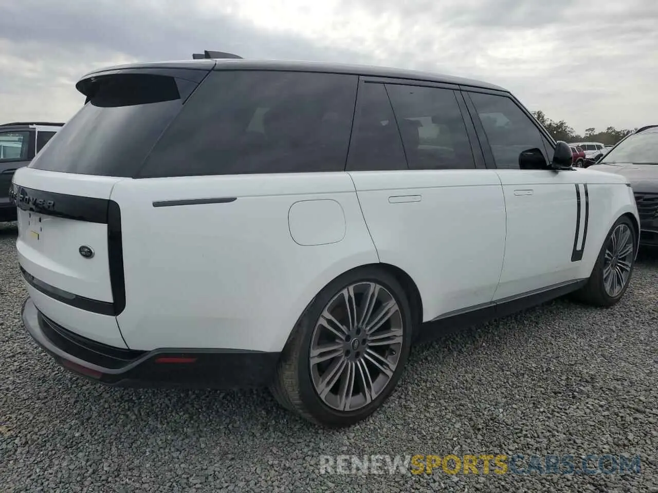 3 Photograph of a damaged car SALKP9FU5PA040042 LAND ROVER RANGEROVER 2023