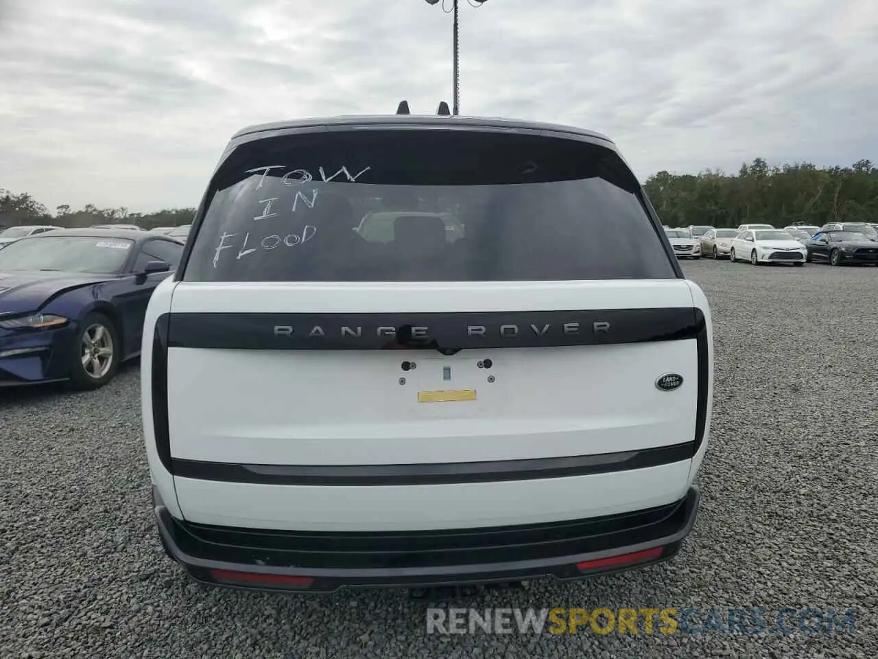 6 Photograph of a damaged car SALKP9FU5PA040042 LAND ROVER RANGEROVER 2023