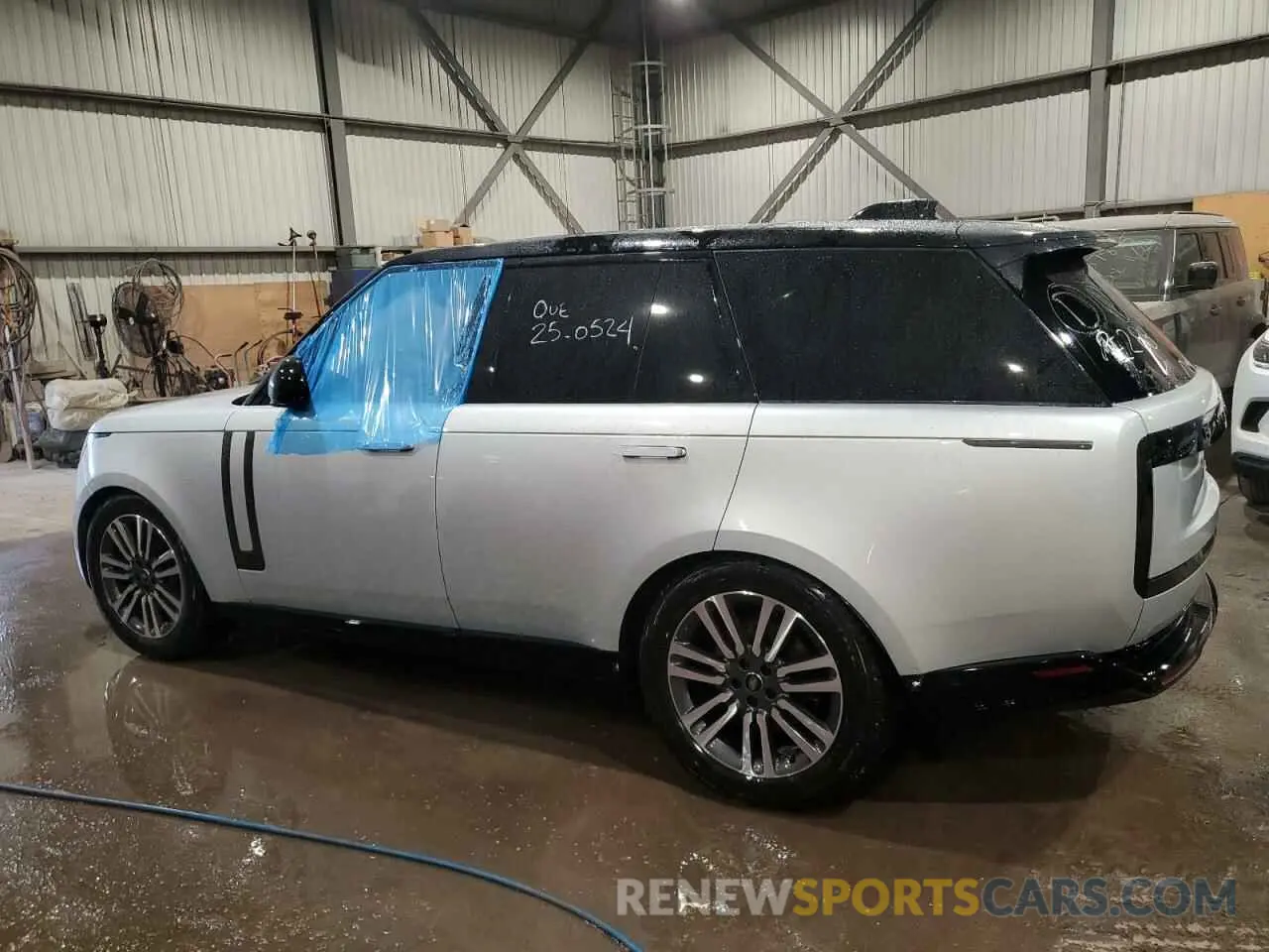 2 Photograph of a damaged car SALKP9FU6PA047257 LAND ROVER RANGEROVER 2023