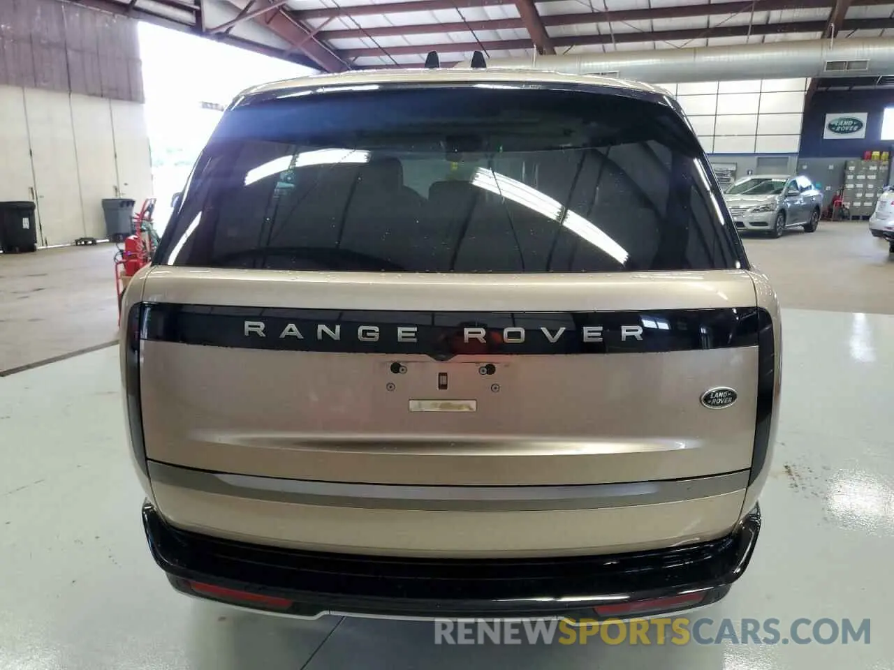 6 Photograph of a damaged car SALKP9FU9PA010218 LAND ROVER RANGEROVER 2023