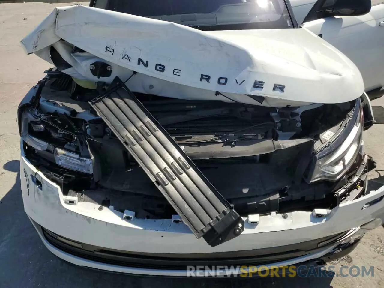 13 Photograph of a damaged car SALKPBE73PA070434 LAND ROVER RANGEROVER 2023