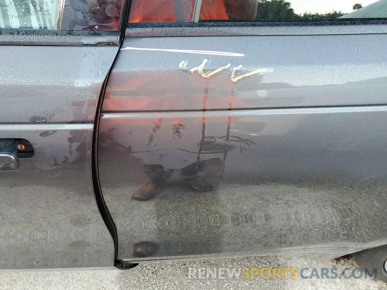 13 Photograph of a damaged car SALYT2EU7PA358811 LAND ROVER RANGEROVER 2023