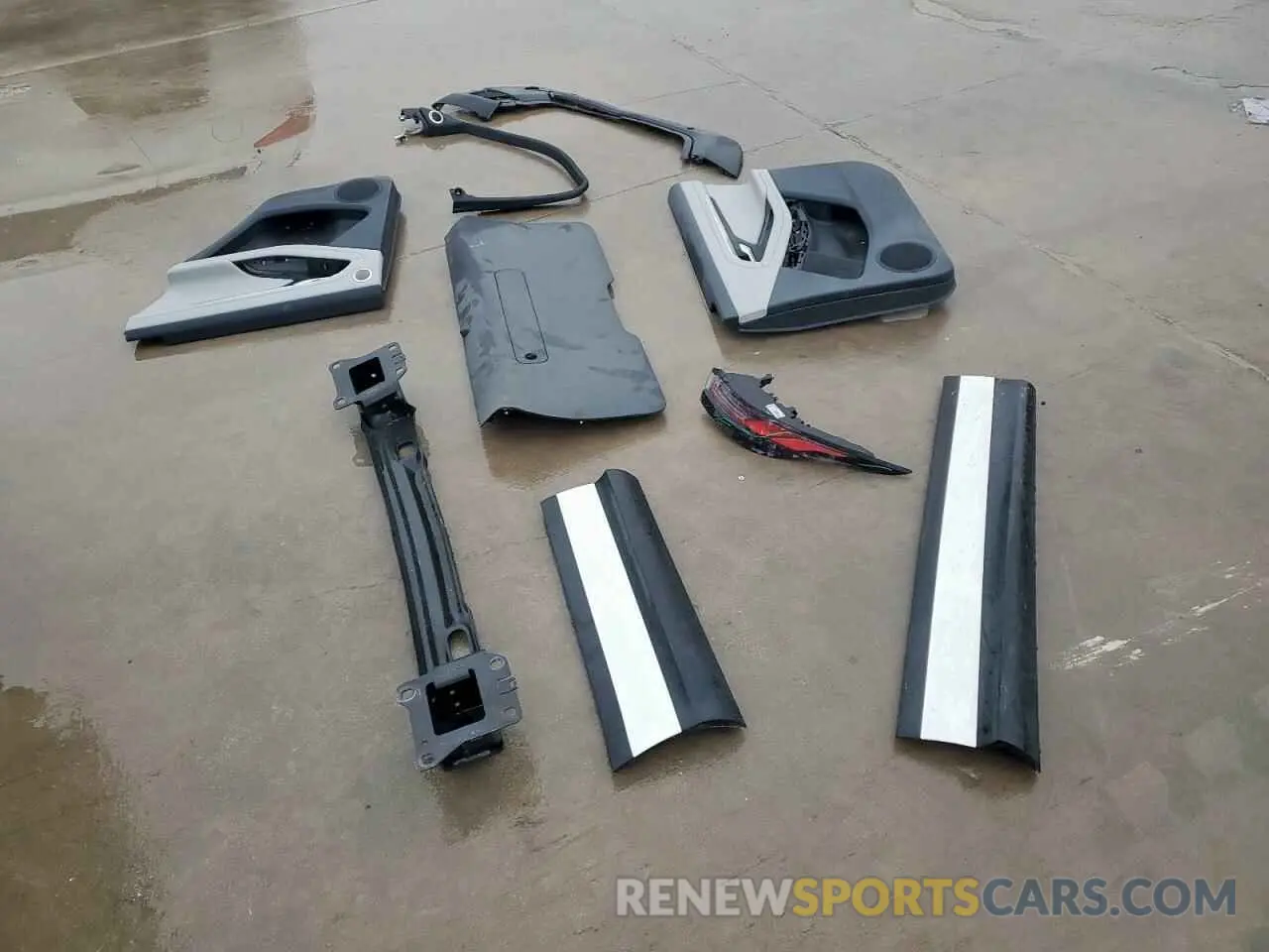 13 Photograph of a damaged car SALZT2FX2PH185669 LAND ROVER RANGEROVER 2023