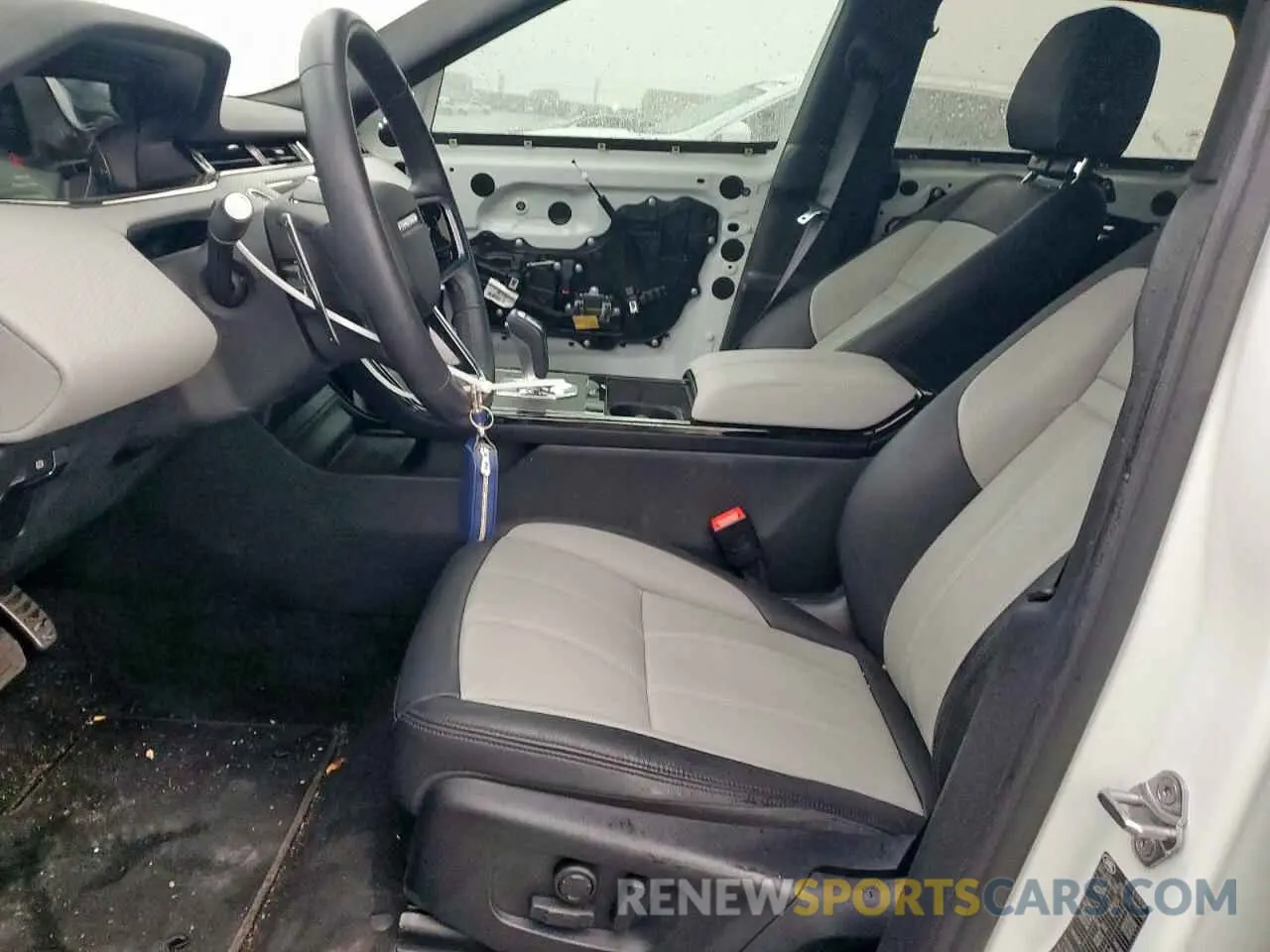 7 Photograph of a damaged car SALZT2FX2PH185669 LAND ROVER RANGEROVER 2023