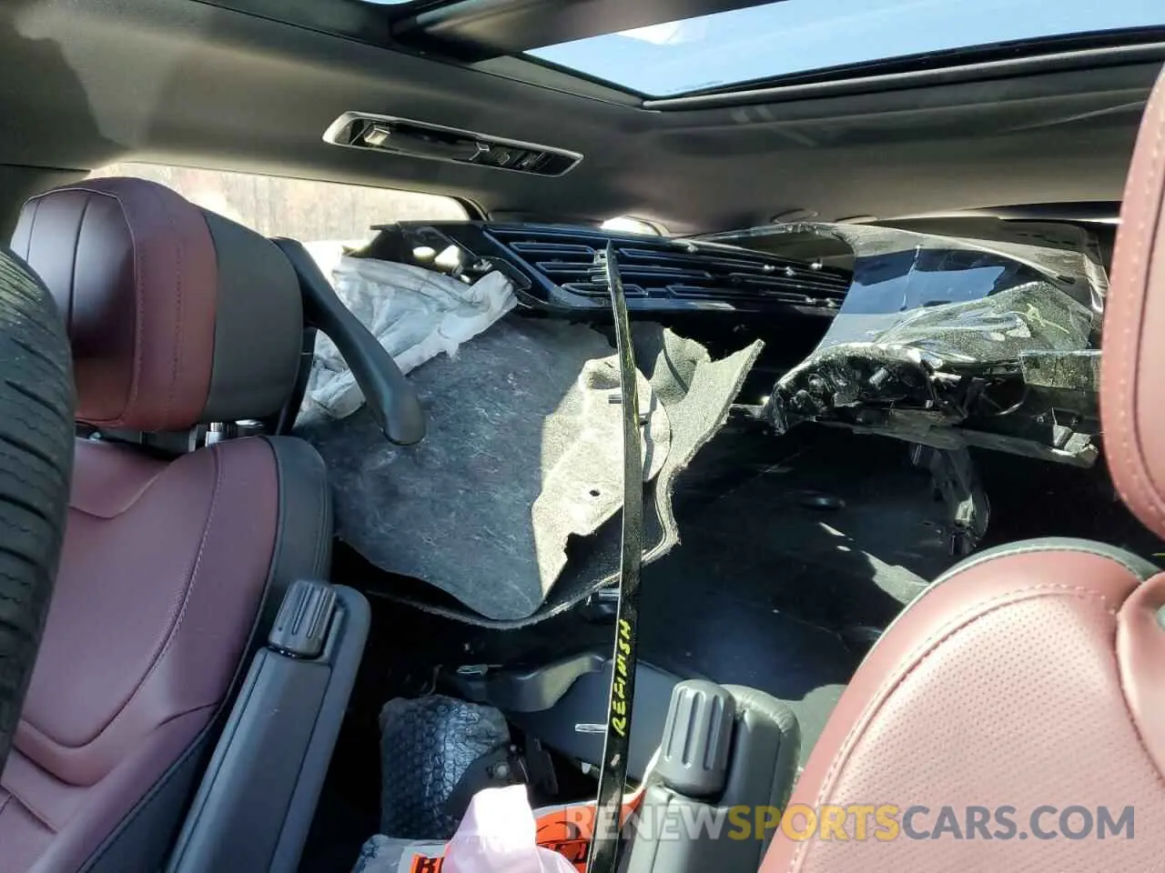 12 Photograph of a damaged car SAL1L9FU0RA410534 LAND ROVER RANGEROVER 2024