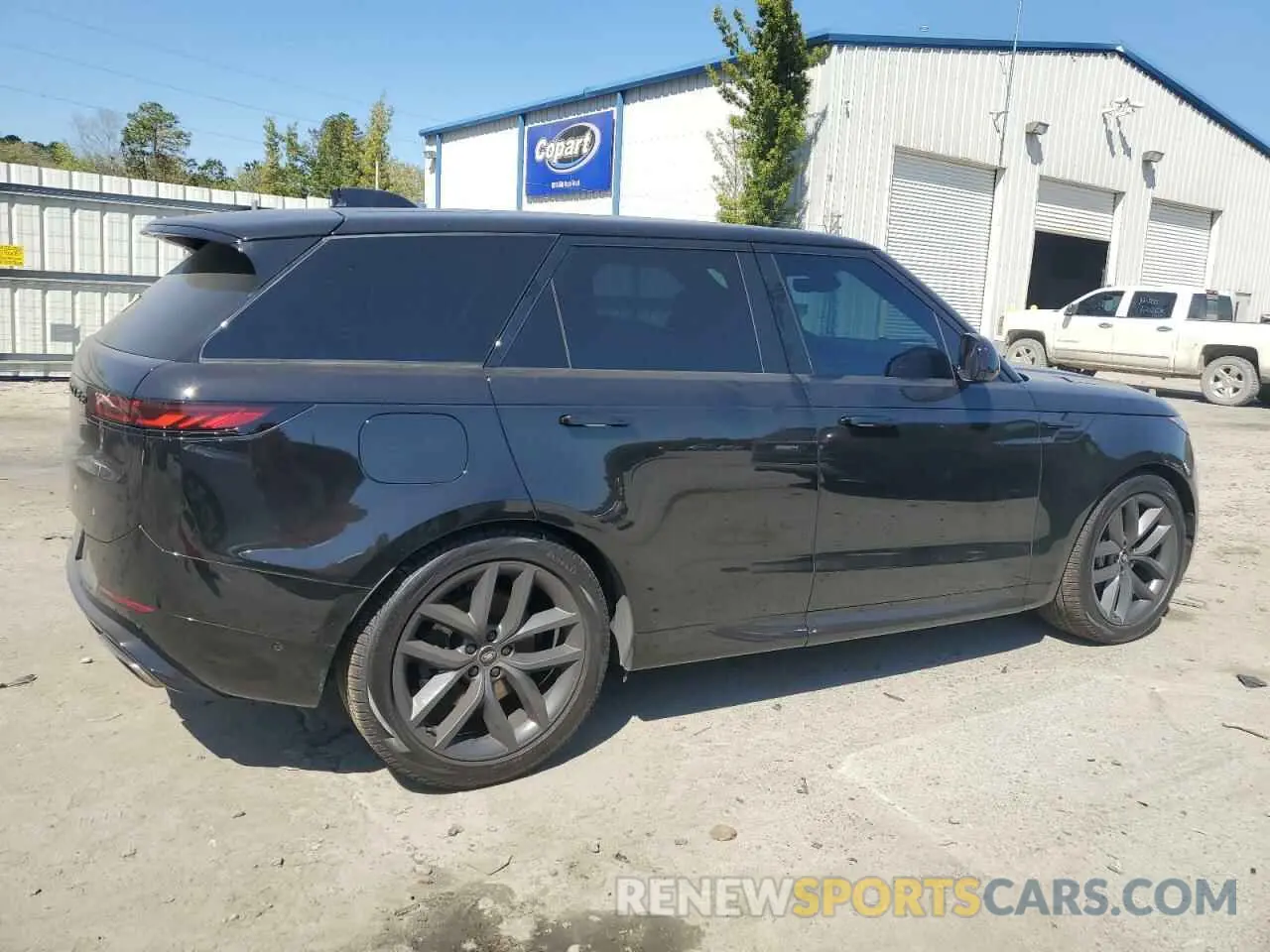 3 Photograph of a damaged car SAL1L9FU9RA183859 LAND ROVER RANGEROVER 2024