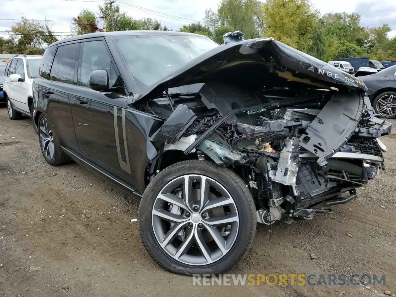 4 Photograph of a damaged car SALKP9FU8RA230520 LAND ROVER RANGEROVER 2024