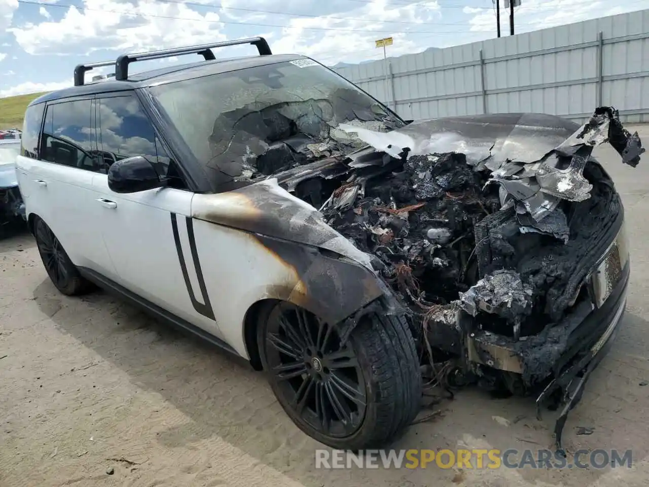 4 Photograph of a damaged car SALKPBFU7RA210167 LAND ROVER RANGEROVER 2024