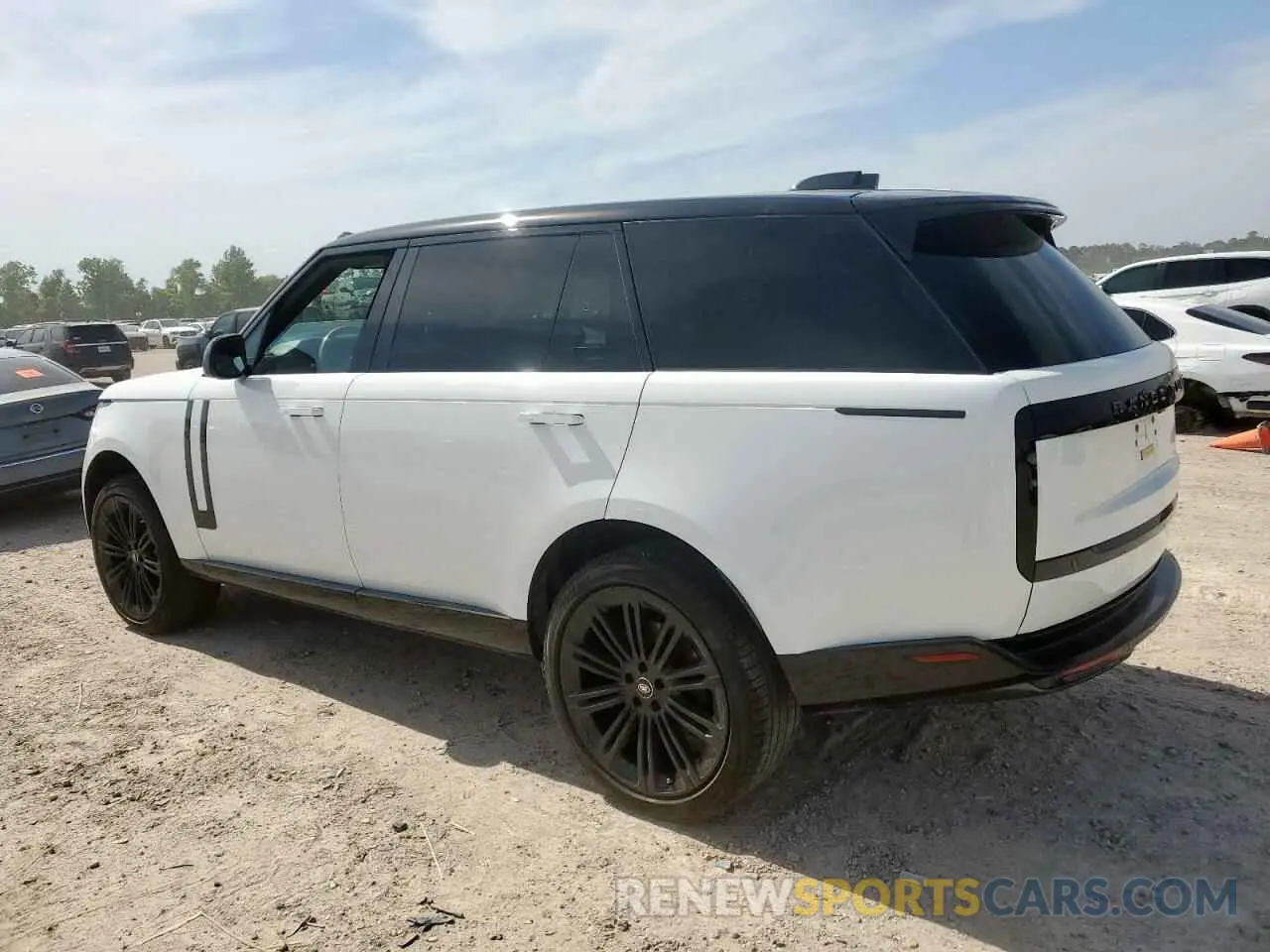 2 Photograph of a damaged car SALKPBFUXRA200006 LAND ROVER RANGEROVER 2024