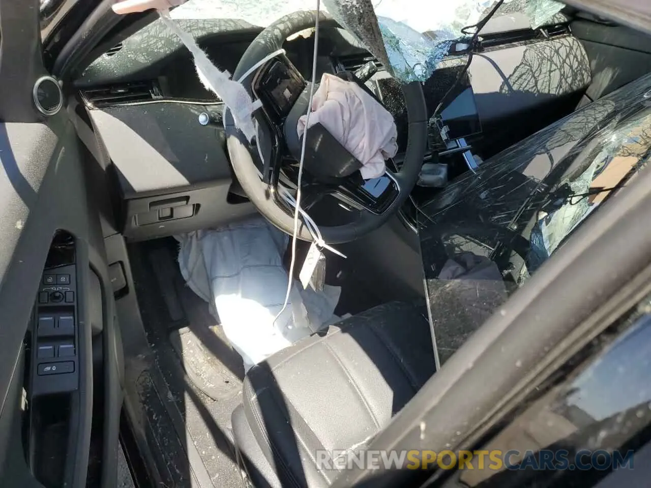 8 Photograph of a damaged car SALZJ2FX8RH261632 LAND ROVER RANGEROVER 2024
