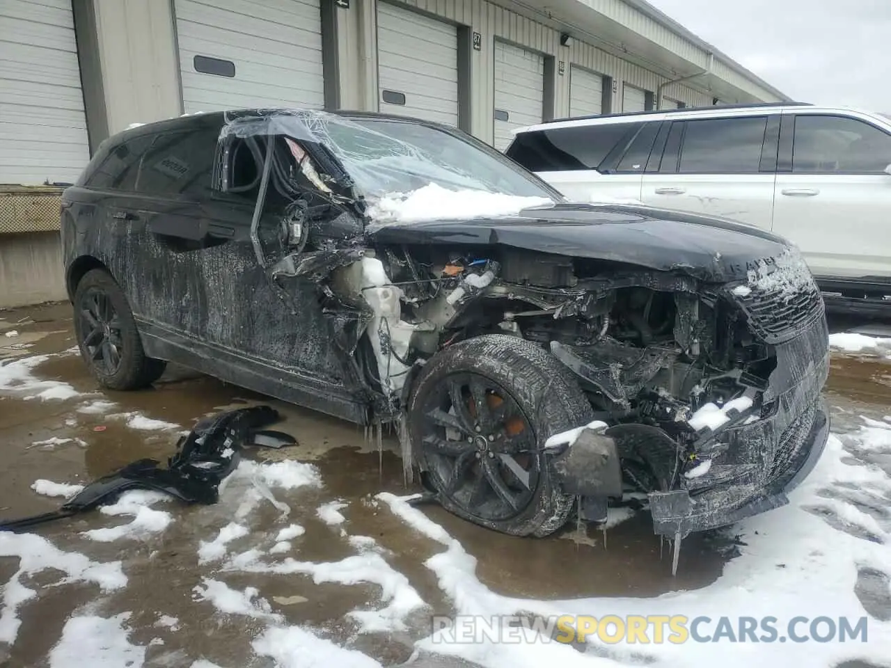 4 Photograph of a damaged car SALYL2EX2SA394053 LAND ROVER RANGEROVER 2025
