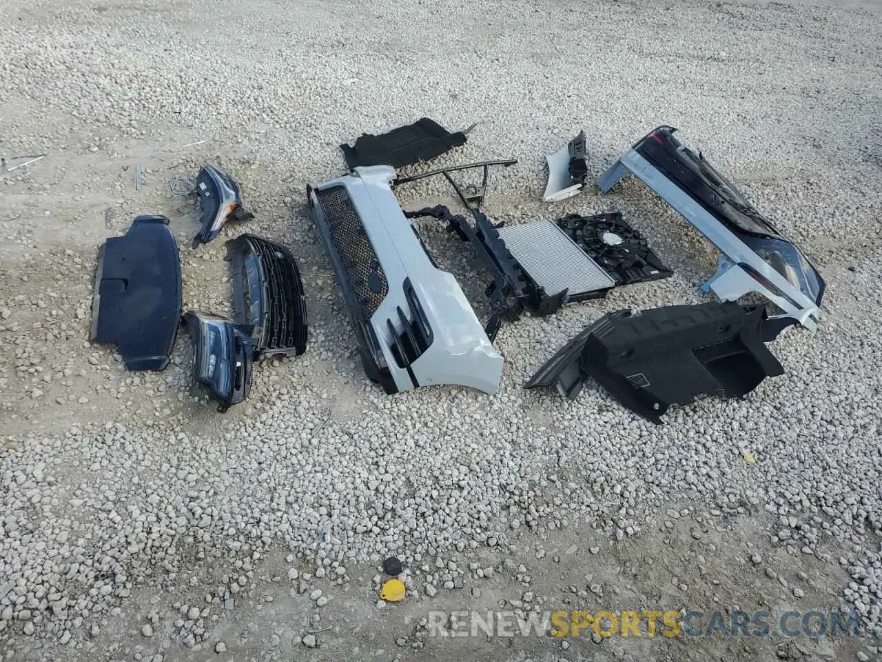 13 Photograph of a damaged car SALYL2EX3SA398872 LAND ROVER RANGEROVER 2025