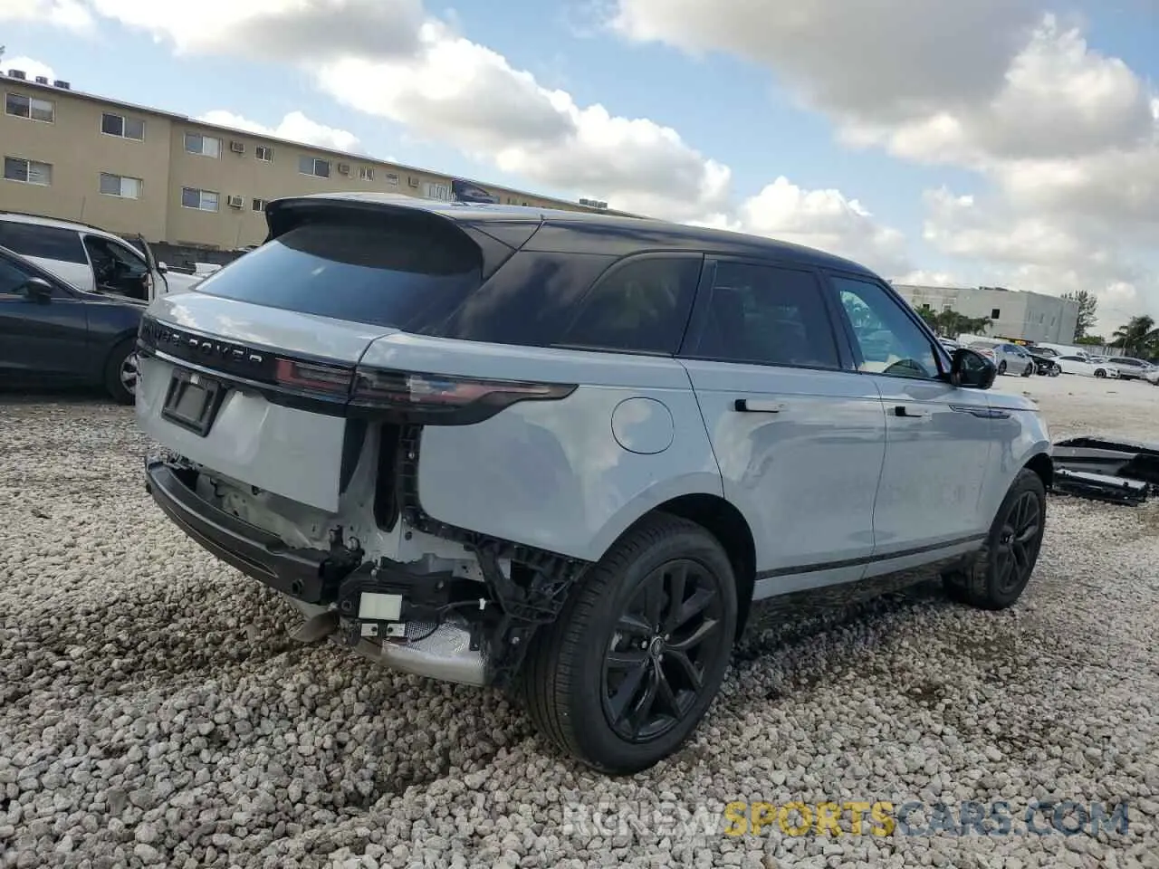 3 Photograph of a damaged car SALYL2EX3SA398872 LAND ROVER RANGEROVER 2025