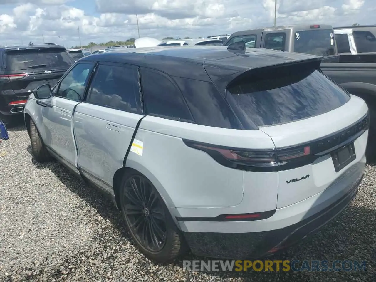 2 Photograph of a damaged car SALYL2EX9SA393675 LAND ROVER RANGEROVER 2025