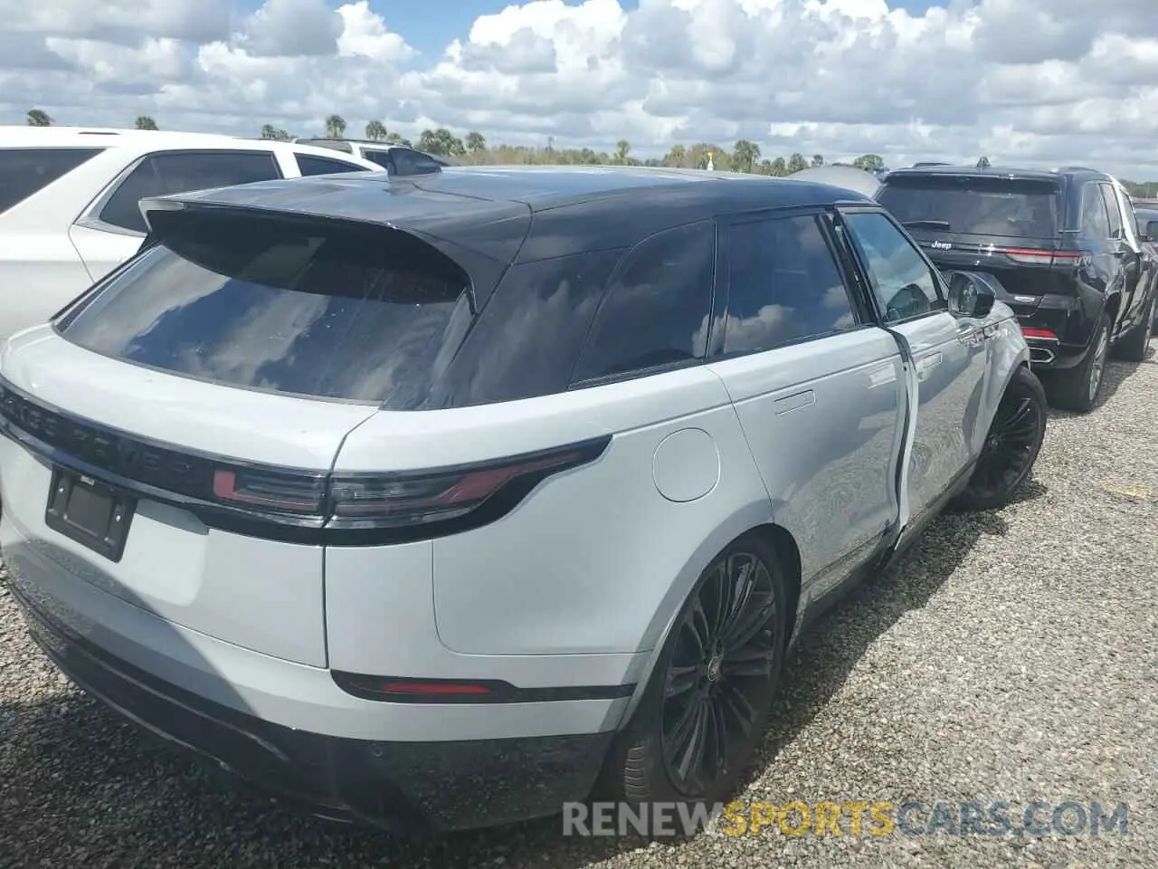 3 Photograph of a damaged car SALYL2EX9SA393675 LAND ROVER RANGEROVER 2025
