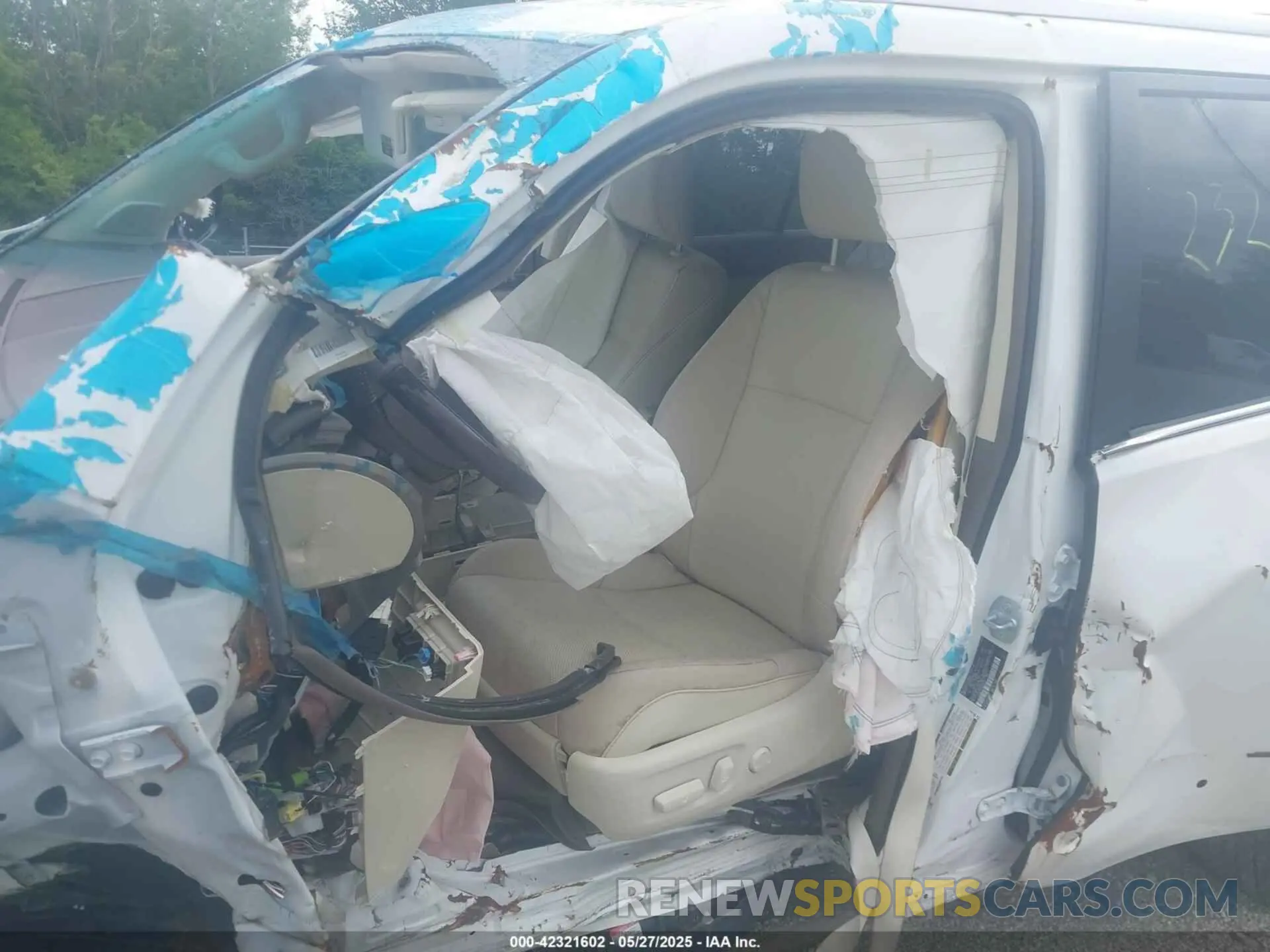 16 Photograph of a damaged car JTJBM7FX4K5240178 LEXUS 460 2019