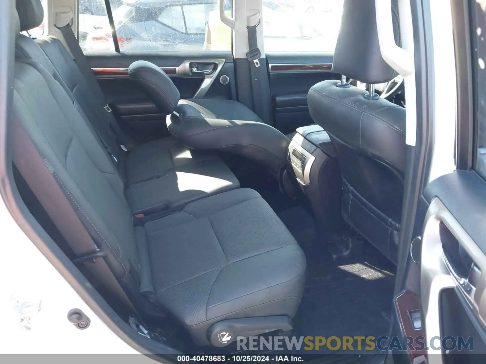 8 Photograph of a damaged car JTJJM7FX3K5234822 LEXUS 460 2019