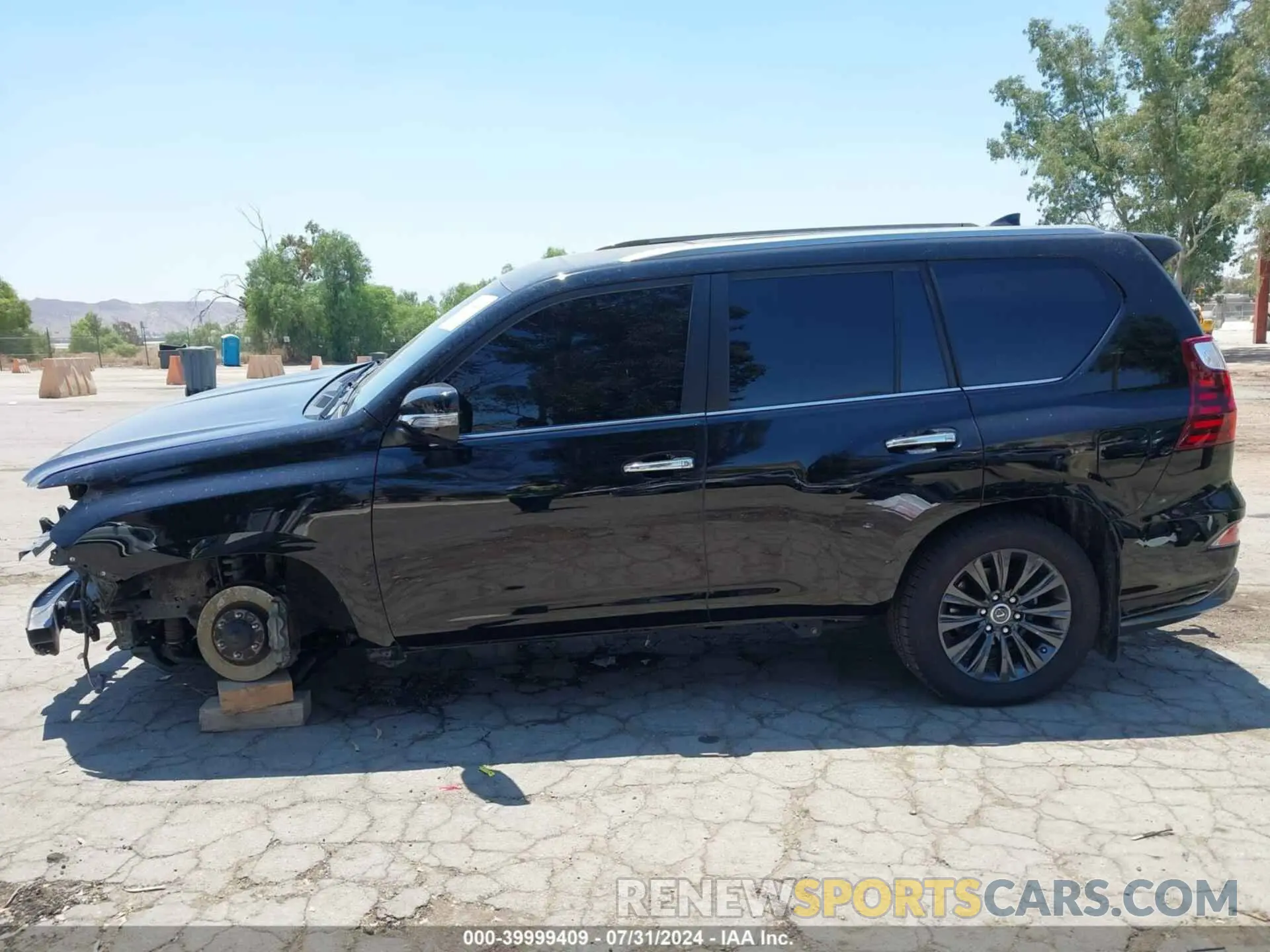15 Photograph of a damaged car JTJAM7BX7L5254028 LEXUS 460 2020