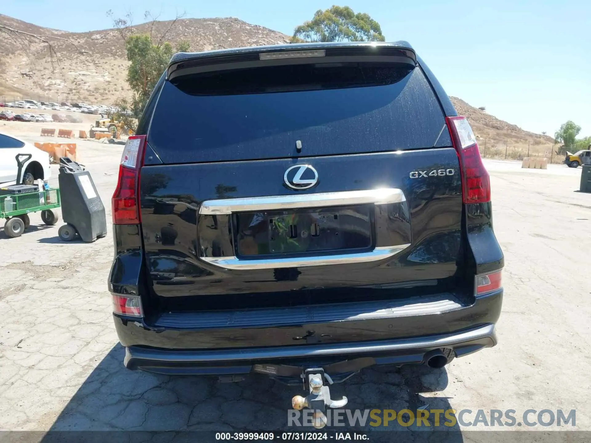 17 Photograph of a damaged car JTJAM7BX7L5254028 LEXUS 460 2020