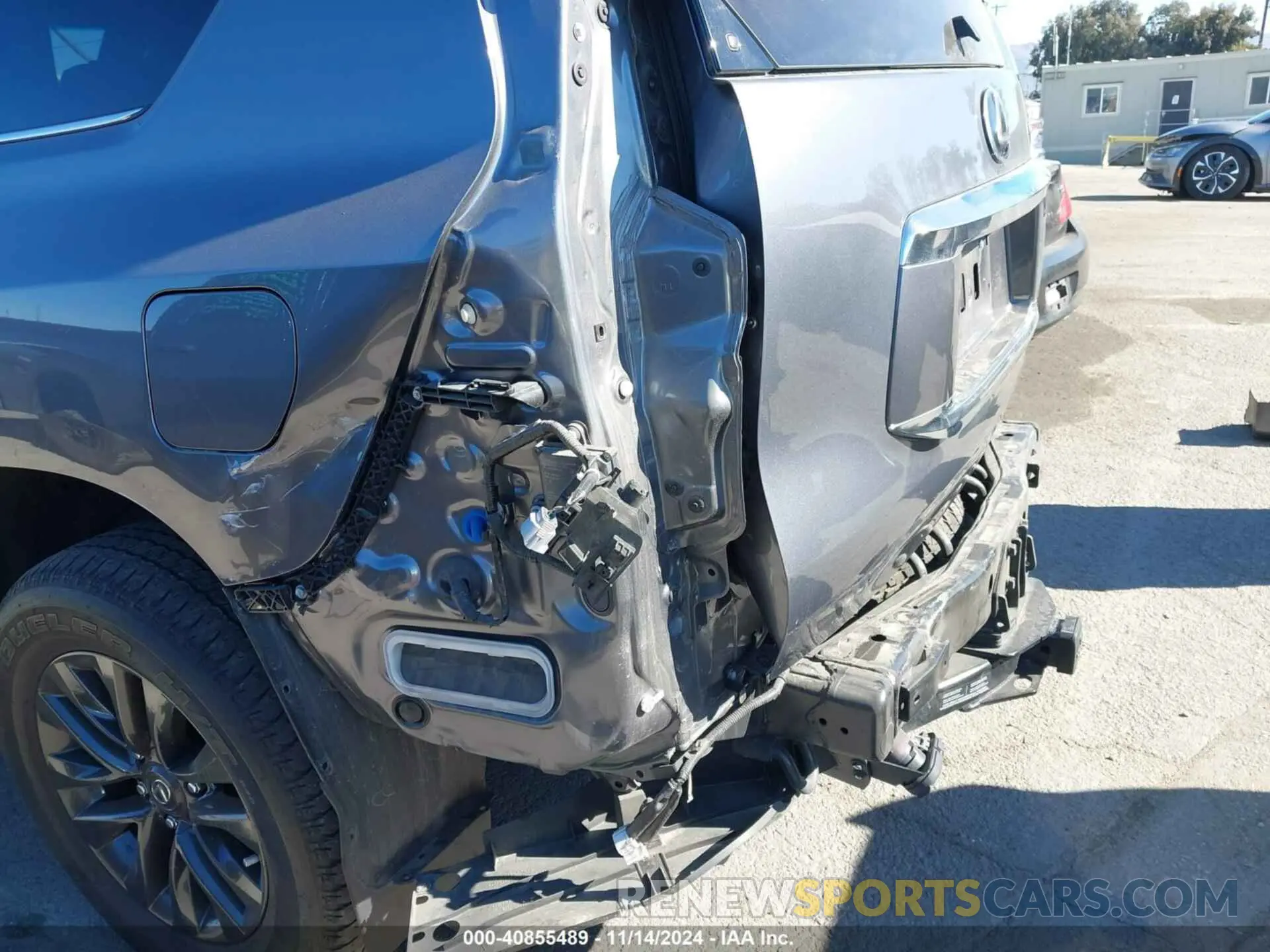 18 Photograph of a damaged car JTJAM7BX4M5293726 LEXUS 460 2021