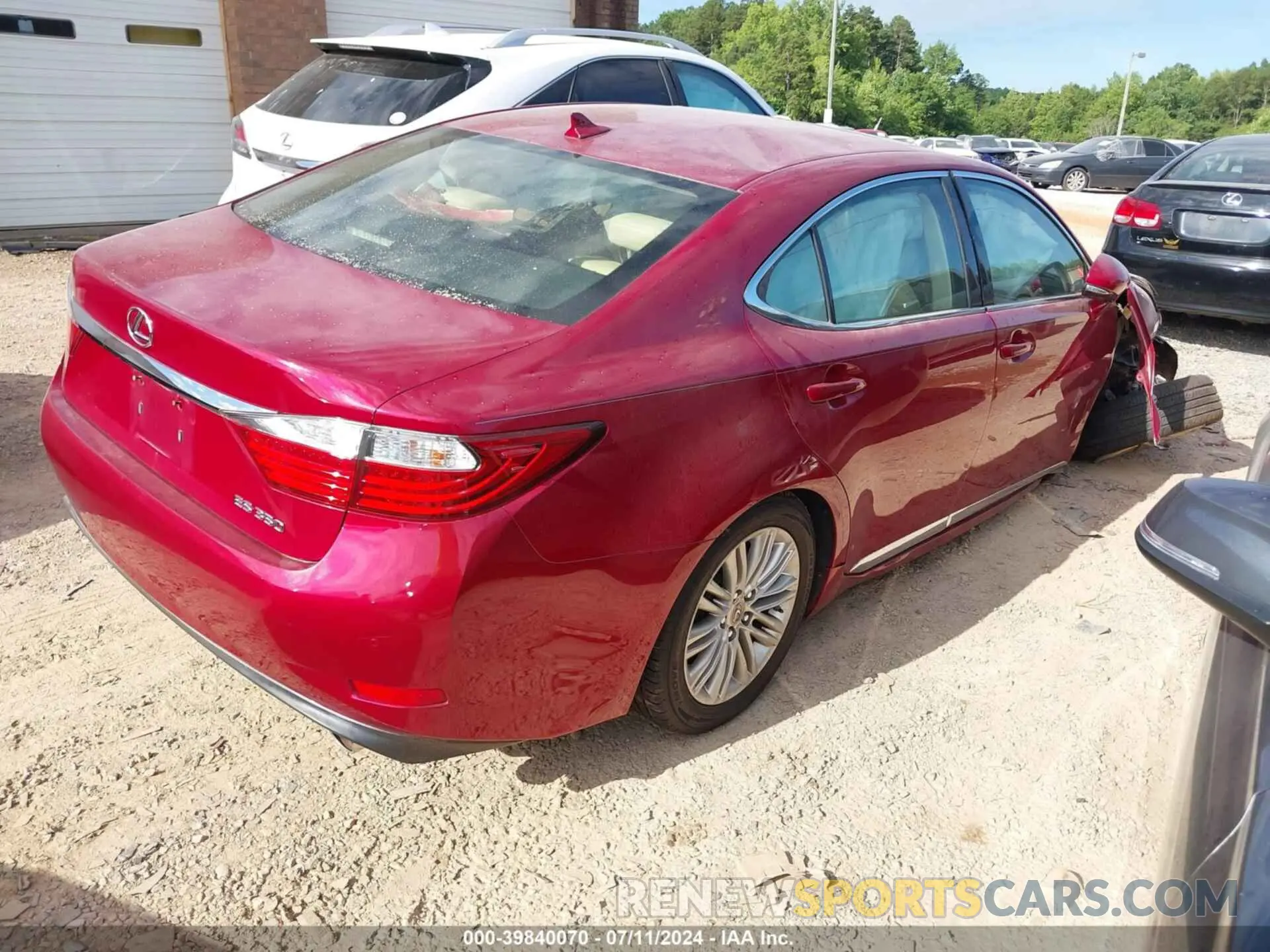 4 Photograph of a damaged car JTHBK1GG0E2146162 LEXUS ES 2014