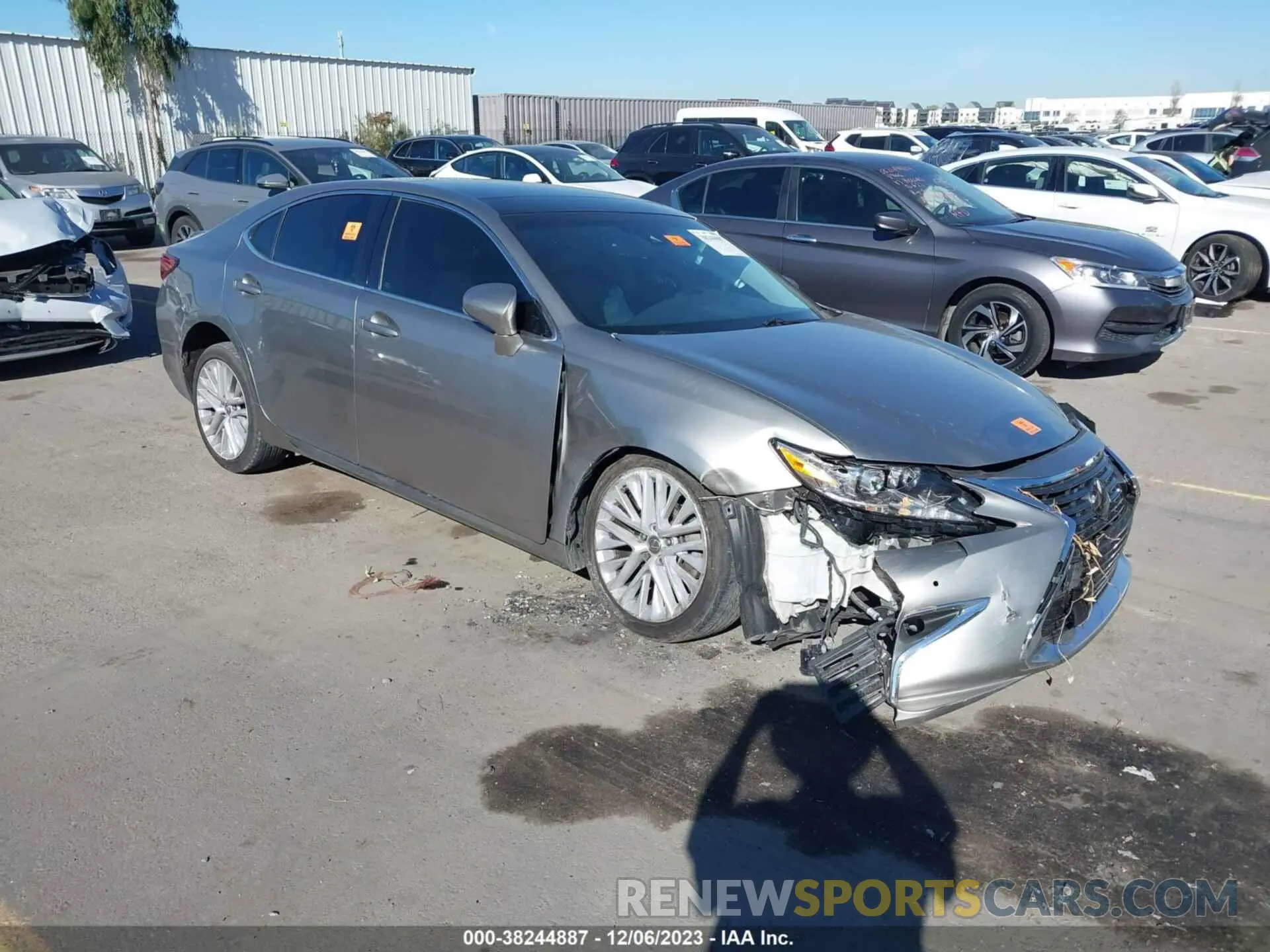 1 Photograph of a damaged car 58ABK1GG4HU046290 LEXUS ES 2017