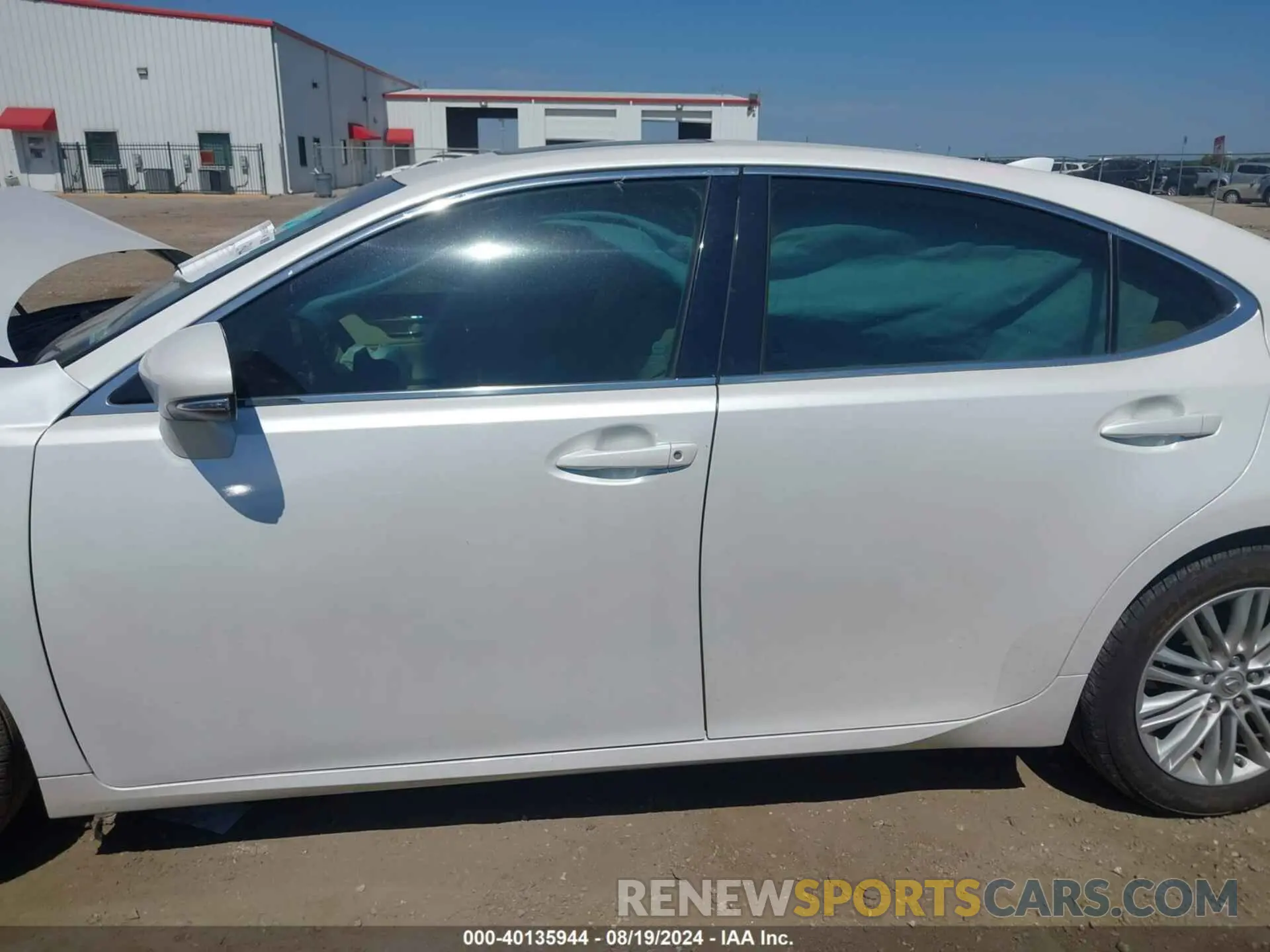 14 Photograph of a damaged car 58ABK1GG7HU063634 LEXUS ES 2017
