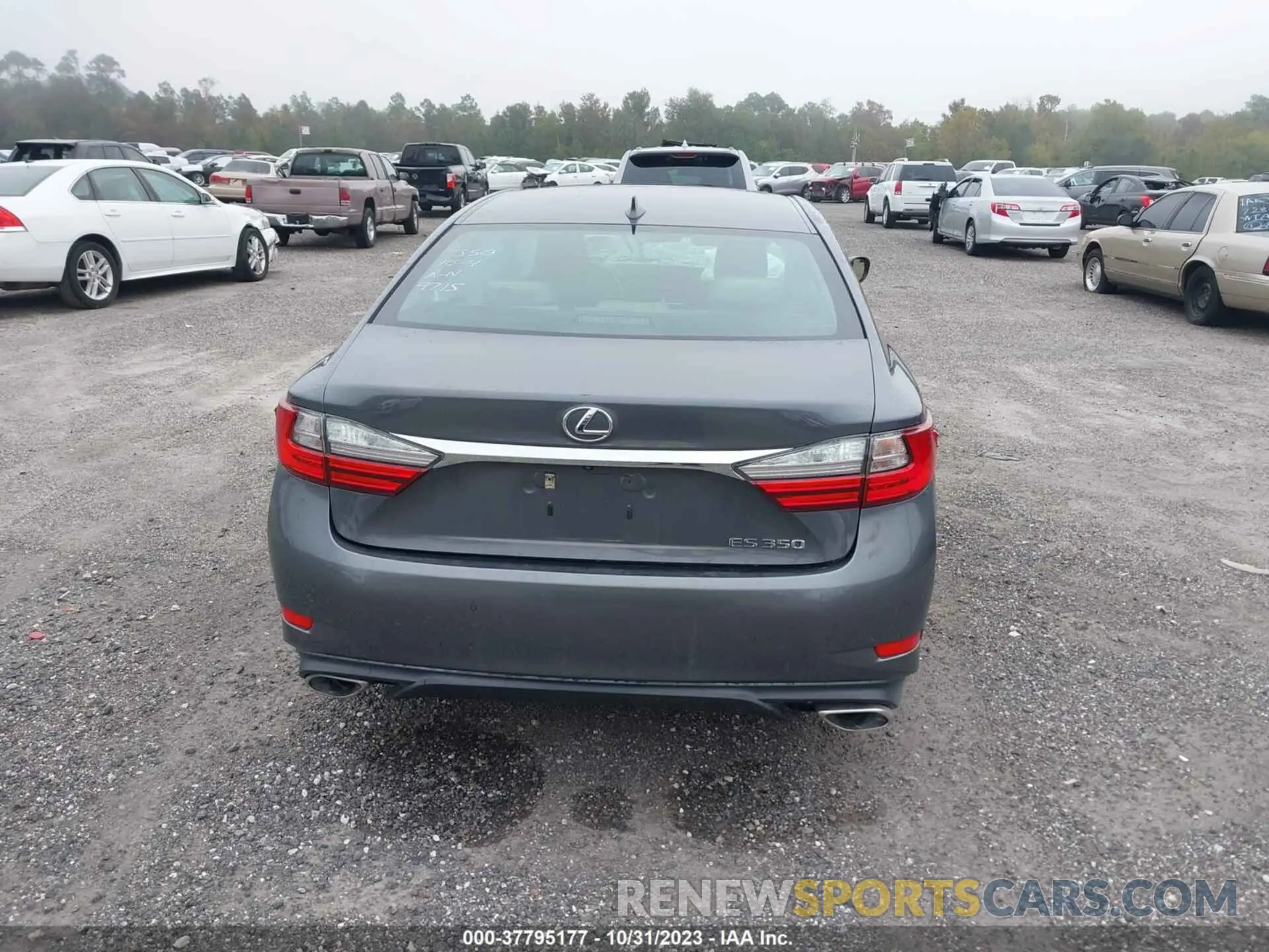 15 Photograph of a damaged car 58ABK1GG3JU099715 LEXUS ES 2018