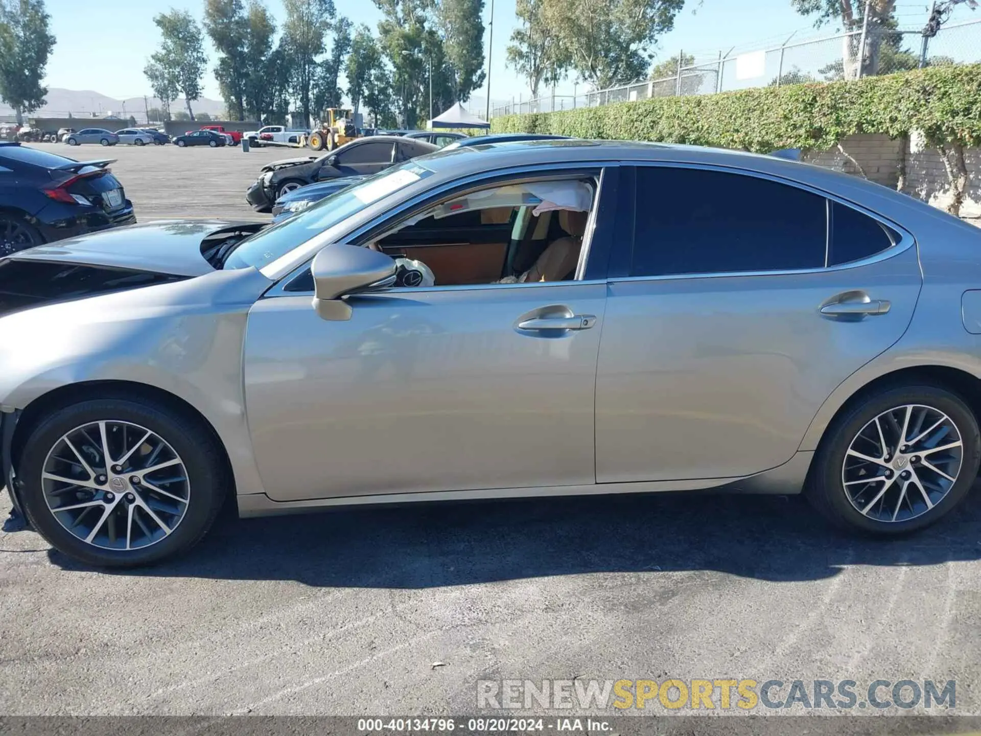 15 Photograph of a damaged car 58ABK1GG4JU080817 LEXUS ES 2018
