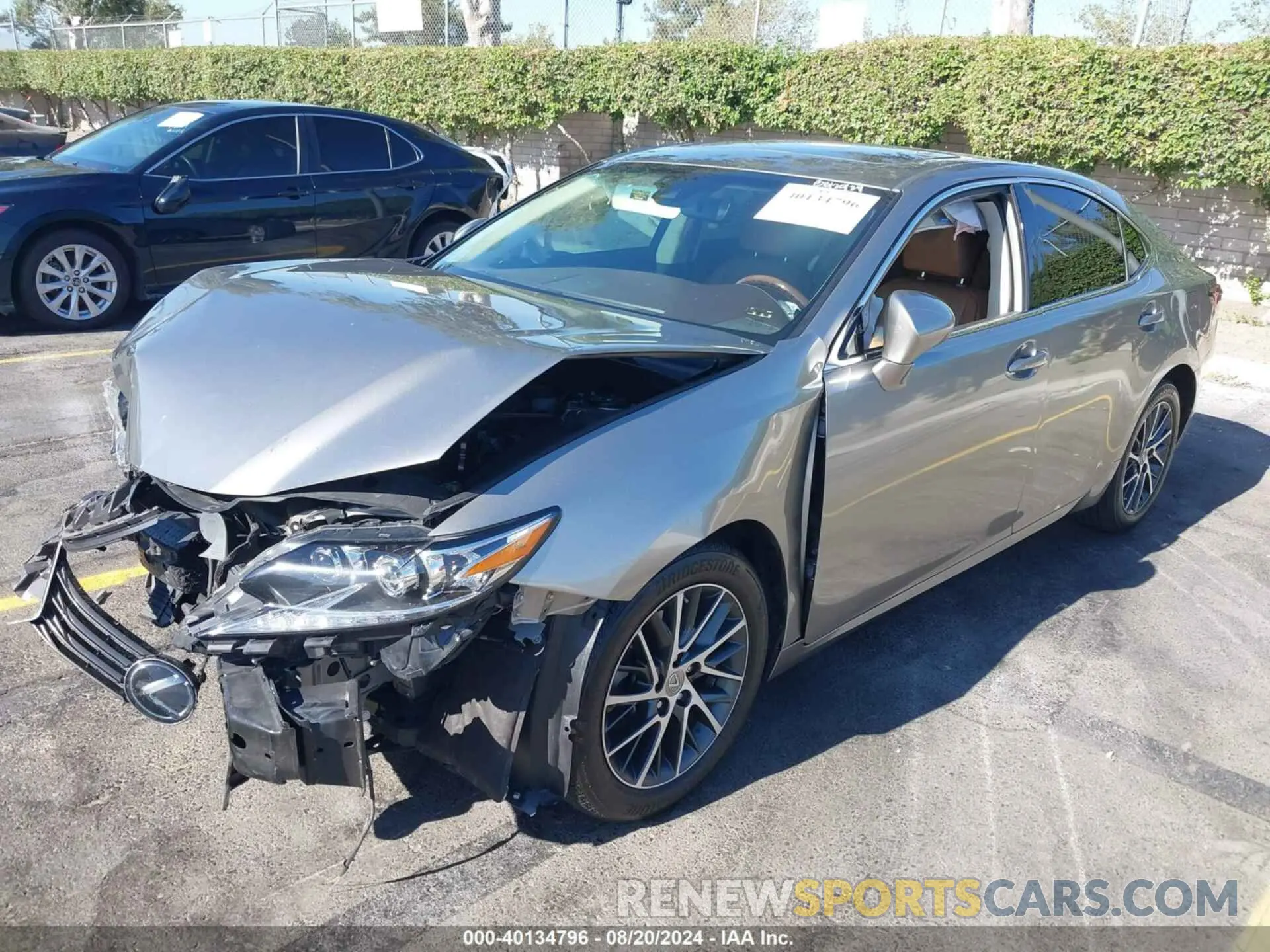 2 Photograph of a damaged car 58ABK1GG4JU080817 LEXUS ES 2018