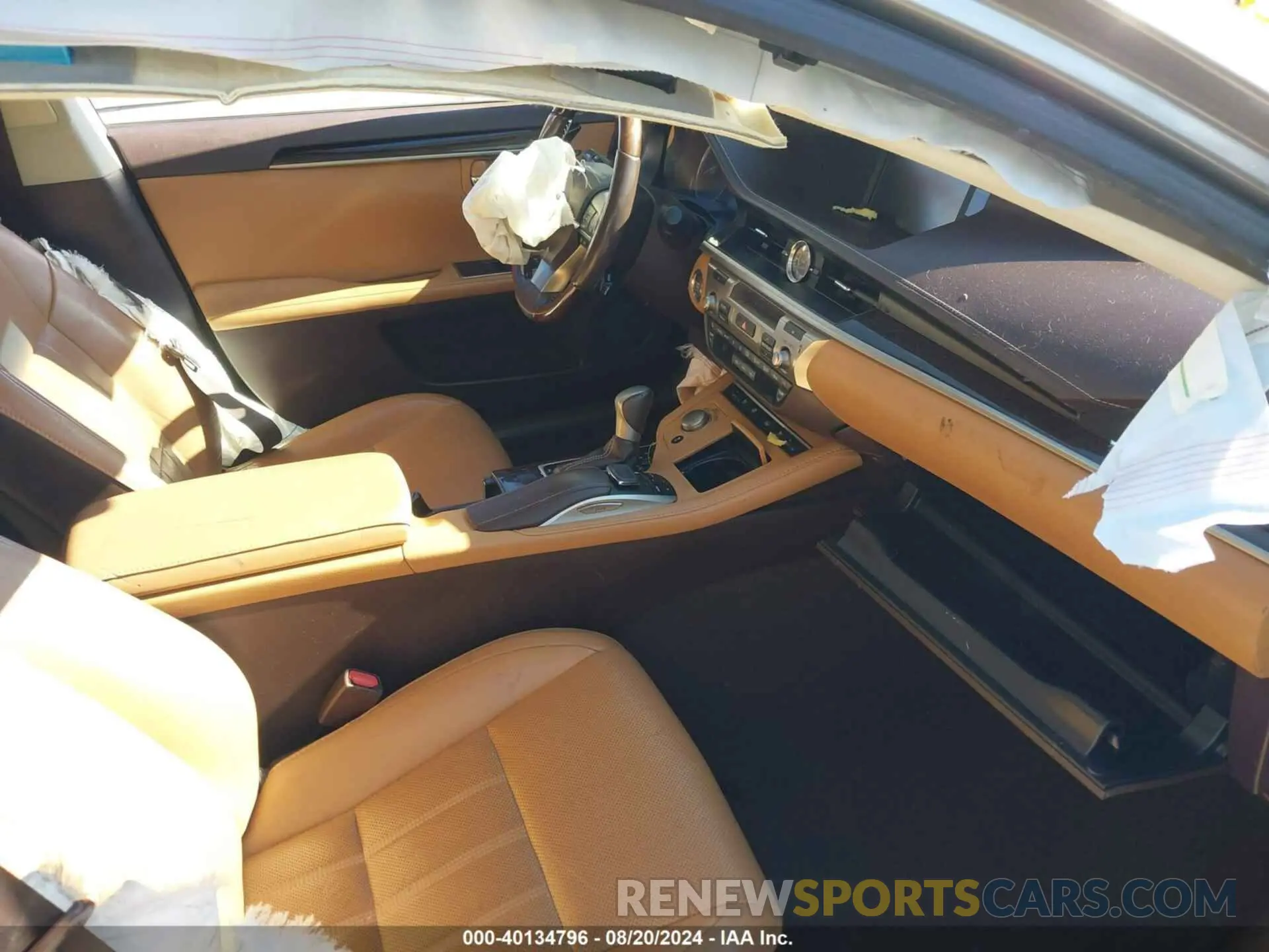 5 Photograph of a damaged car 58ABK1GG4JU080817 LEXUS ES 2018