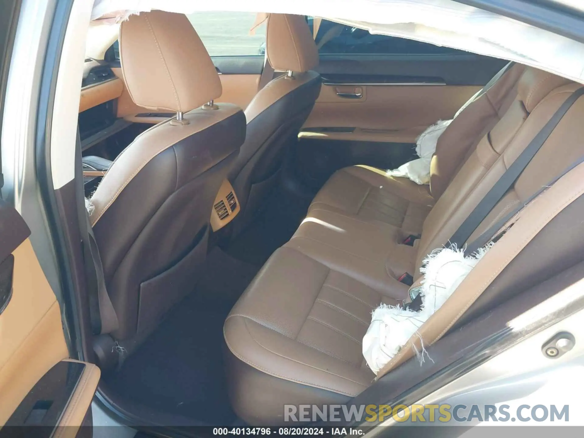 8 Photograph of a damaged car 58ABK1GG4JU080817 LEXUS ES 2018