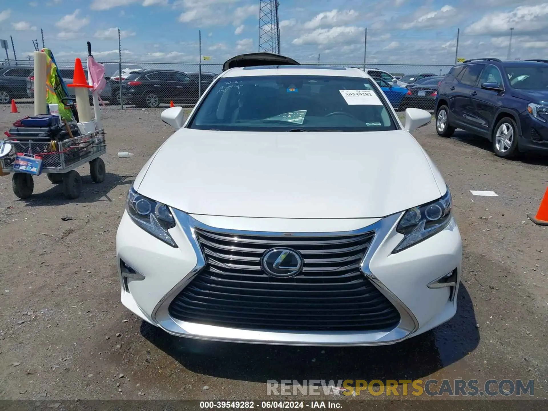12 Photograph of a damaged car 58ABK1GG7JU089480 LEXUS ES 2018