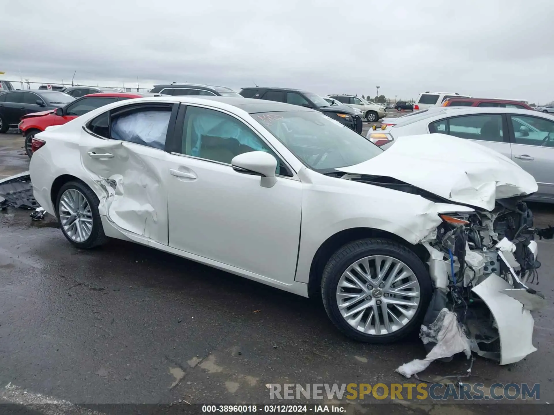 1 Photograph of a damaged car 58ABK1GG9JU105842 LEXUS ES 2018