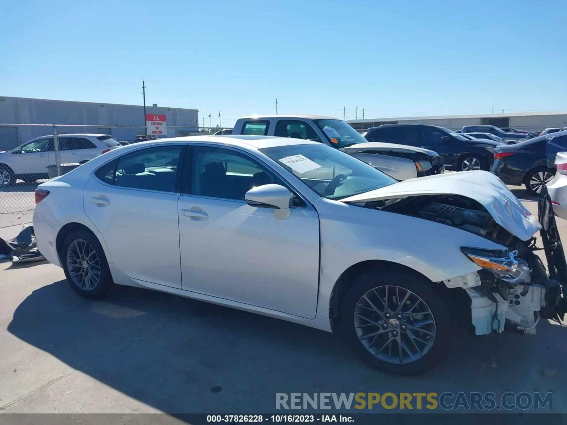 14 Photograph of a damaged car 58ABK1GG9JU114766 LEXUS ES 2018