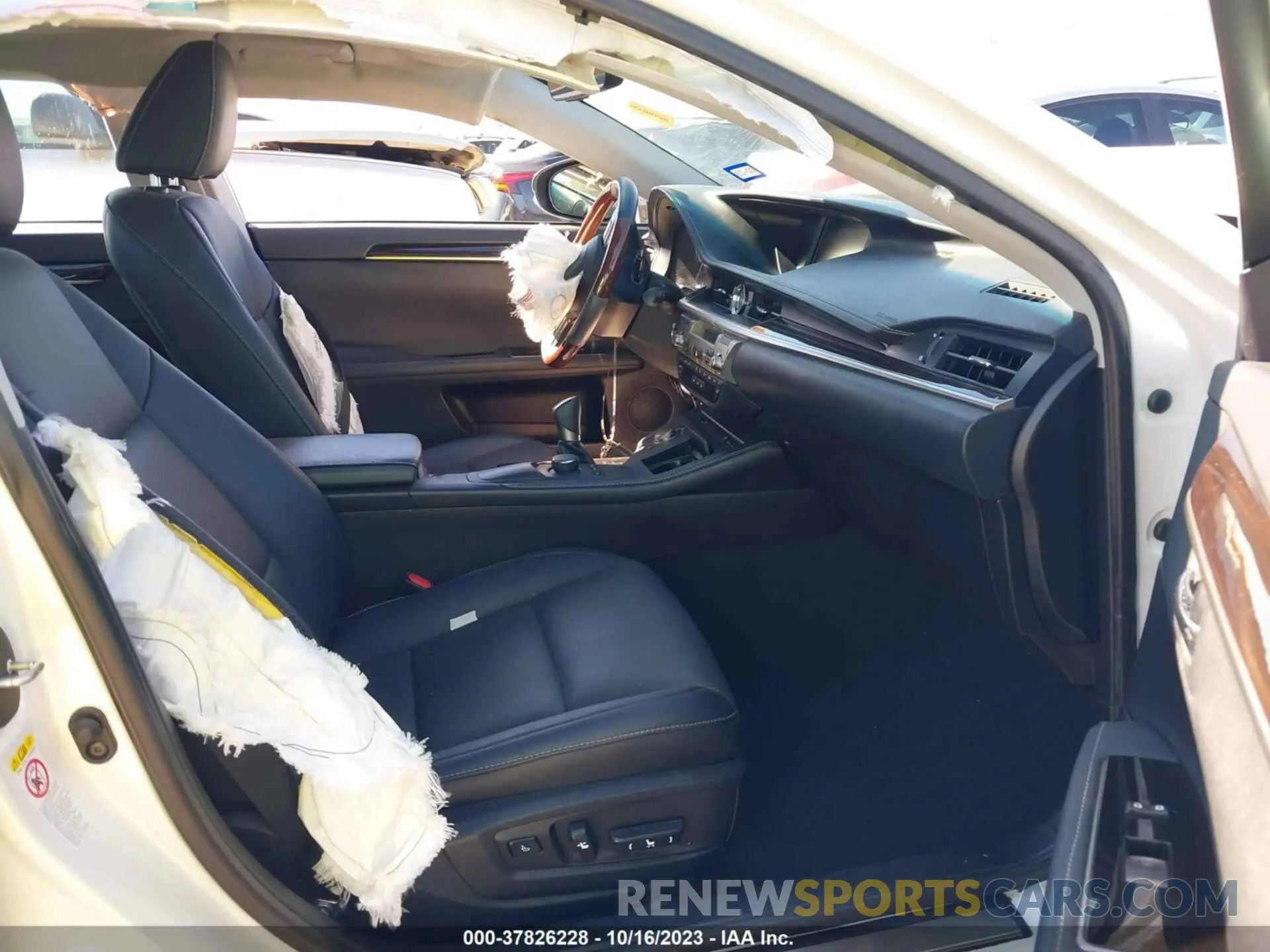 5 Photograph of a damaged car 58ABK1GG9JU114766 LEXUS ES 2018